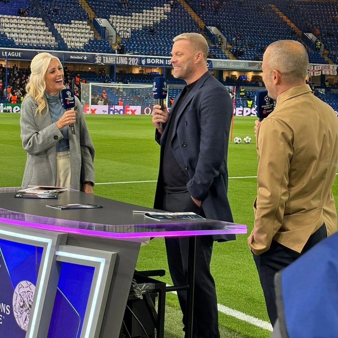 @lynseyhipgrave , @eidurgudjohnsen and @therealjoecole all on duty for @tntsportsfootball tonight at Stamford Bridge. 💙#championsleague #uefa #stamfordbridge #chelsea #cfc #blueisthecolour #ajax #elevate @elevate.se