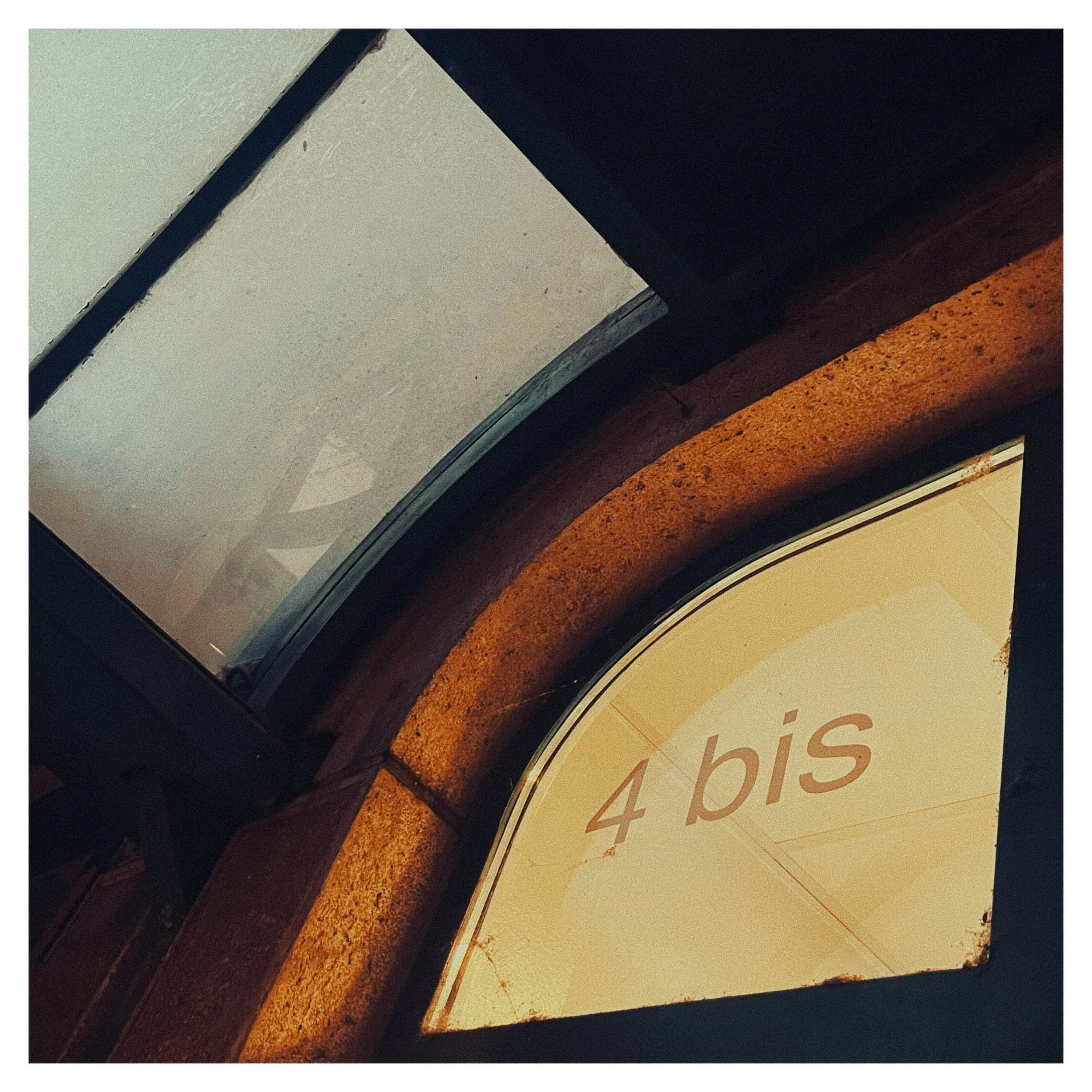 4 bis