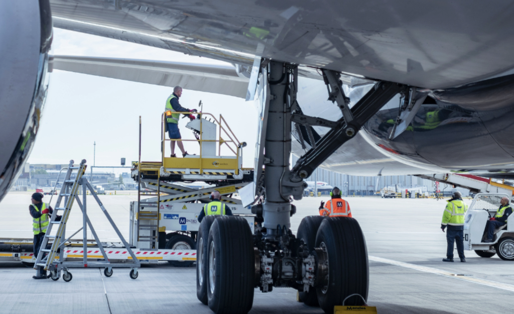 Menzies introduces renewable fuel for ground handling operations at Heathrow and Gatwick 