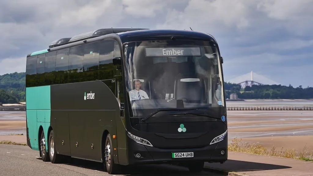 New electric bus service improves Edinburgh airport’s sustainable surface access