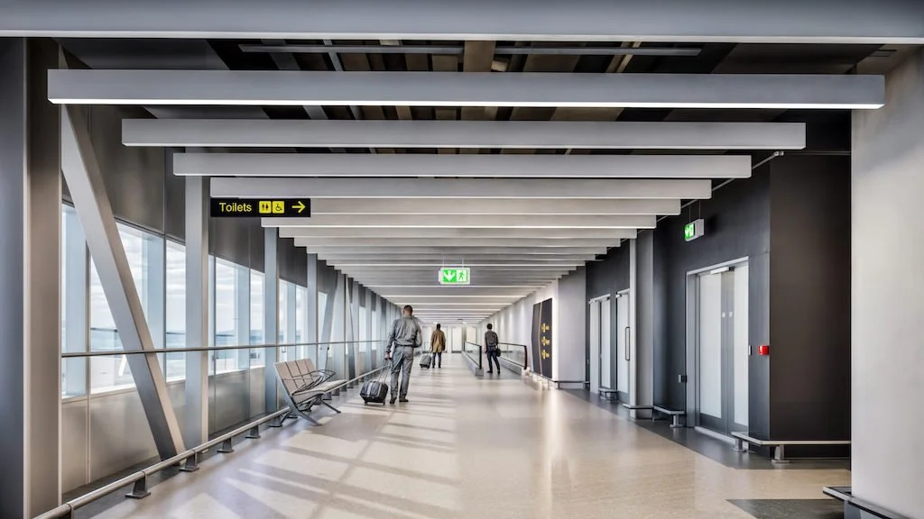 Stansted appoints Farrans to build terminal transformation Skylink walkways