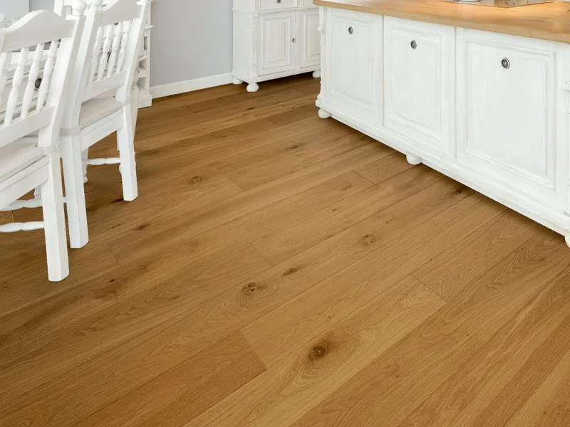 Whiteriver Heritage Oak Renoir installed in a cottage kitchen