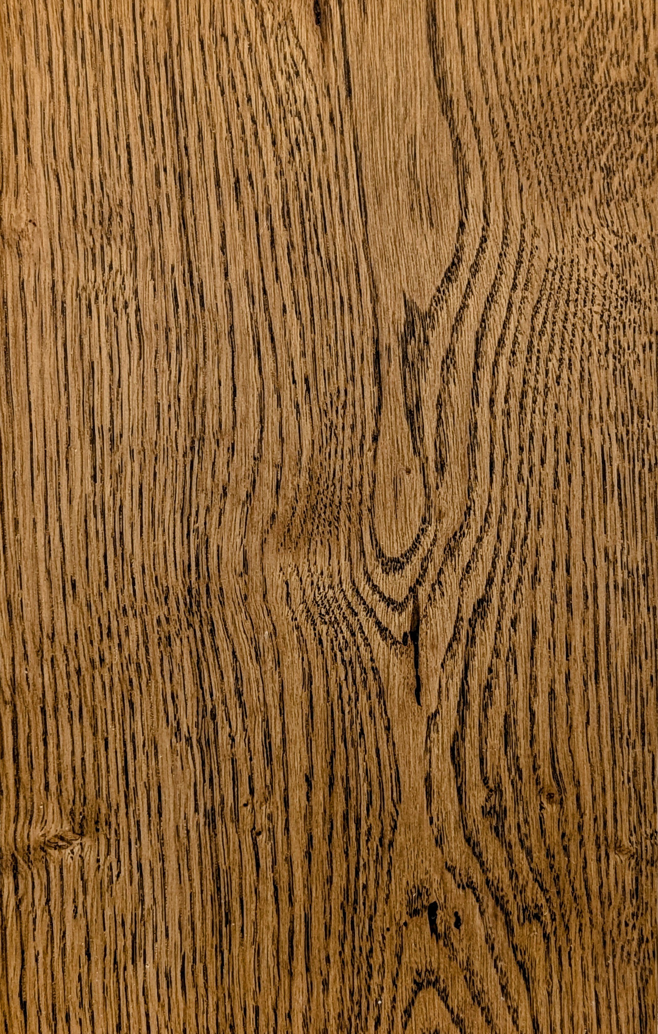 Carrick – UV oiled engineered oak flooring in classic grade with brushed texture. Natural tone sample.