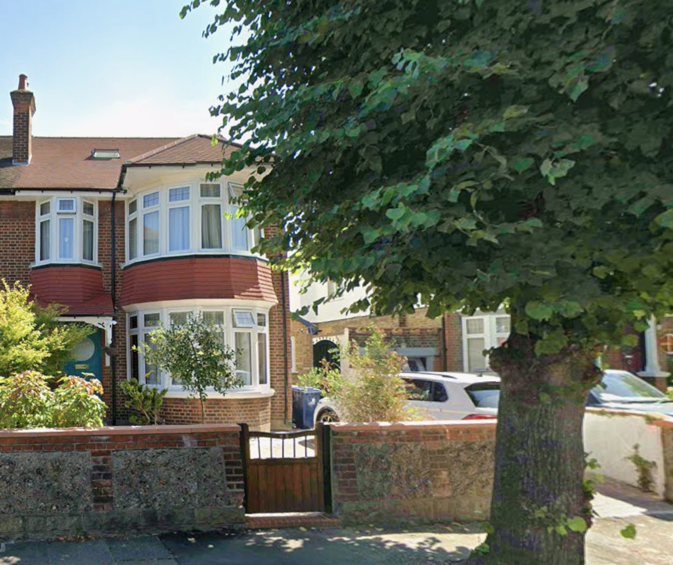 Aluminium Crittall Style Trapezoid, Bi-Fold Door & uPVC Windows Fitted in Ealing, West London