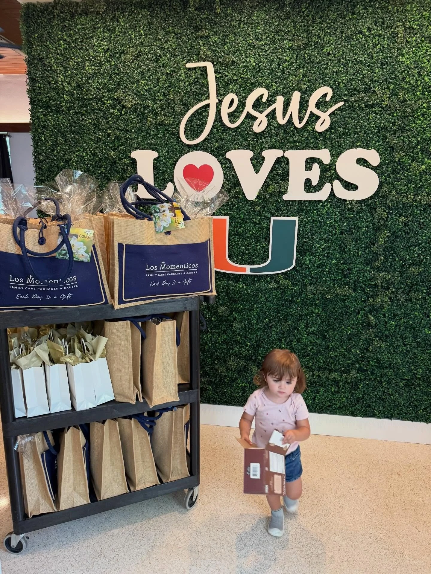 We had our first official packing event outside of our home base&mdash;and it was awesome . 🤍

Through a beautiful collaboration with UCatholic&rsquo;s @umiamicatholic college ministry, we gathered with students to share the heart behind Los Momenti