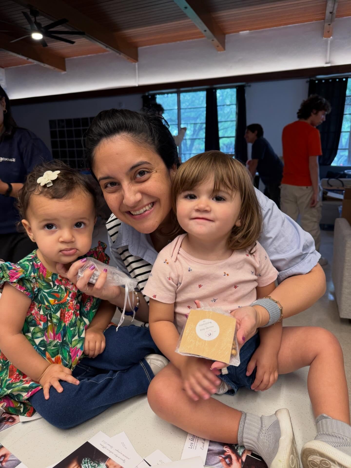 At Los Momenticos we not only walk with families in ICUs, but also those who find themselves in the sacred grief of losing a child&mdash;whether in the womb or after birth. 🤍  We offer these families a beautiful opportunity to honor their child&rsqu