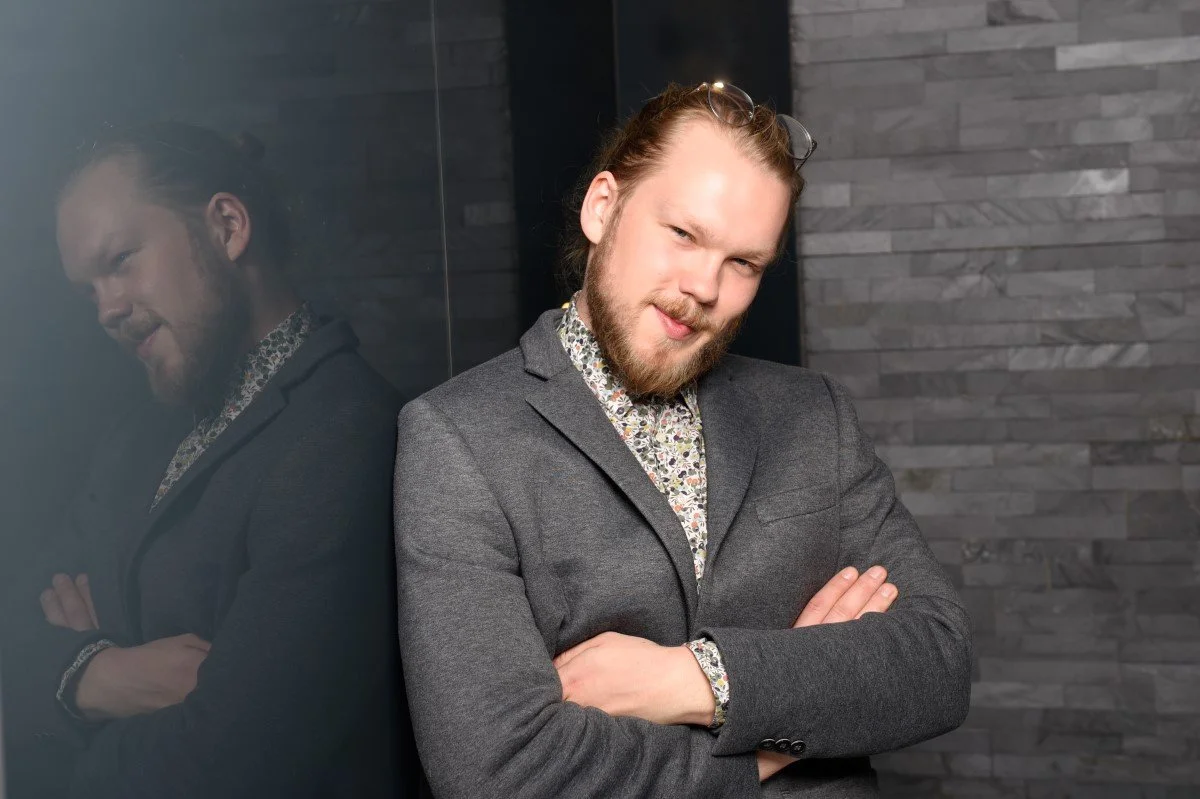 Bild von Tim Robert Zander Geschäftsführer der TRZ Agilität & Resilienz Consulting UG (haftungsbeschränkt) und Fachgebietsleiter für Mental Health & Resilienz an der Erasmus Hochschule Basel