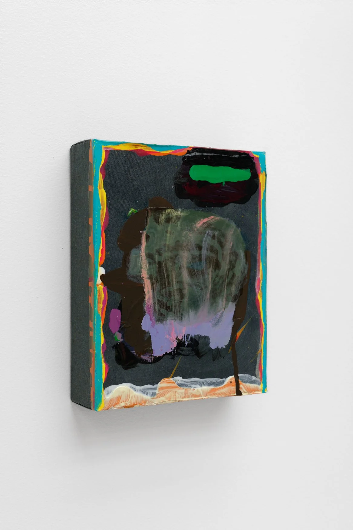 Small dark, 2024, Préparation polymérique, peinture acrylique, peinture vinylique, colorant, mica et résine sur tissu, Polymeric preparation, acrylic paint, vinylic paint, dye, mica and resin on fabric, 24 x 19 x 6 cm, 9,5 x 7,5 x 2,4 in