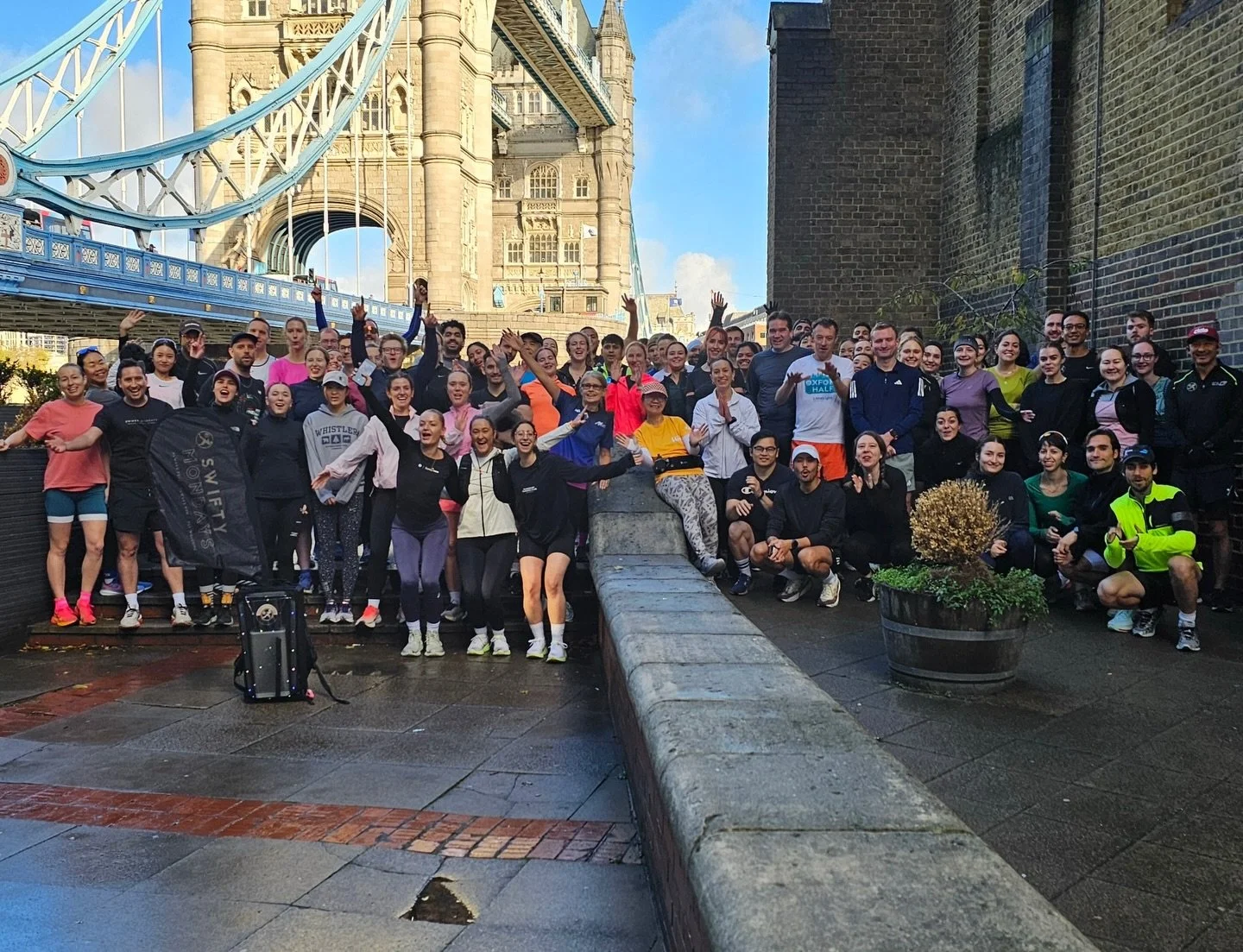 WHAT A TURN OUT!!! 🏃🏽🏃&zwj;♀️🏃🏽&zwj;♂️

On Sunday @the_healthcareclub teamed up with @swiftymondays run club for the ultimate collaboration for a Sunday morning! 

There was high energy, sunny weather, a huge turnout and of course ending in good
