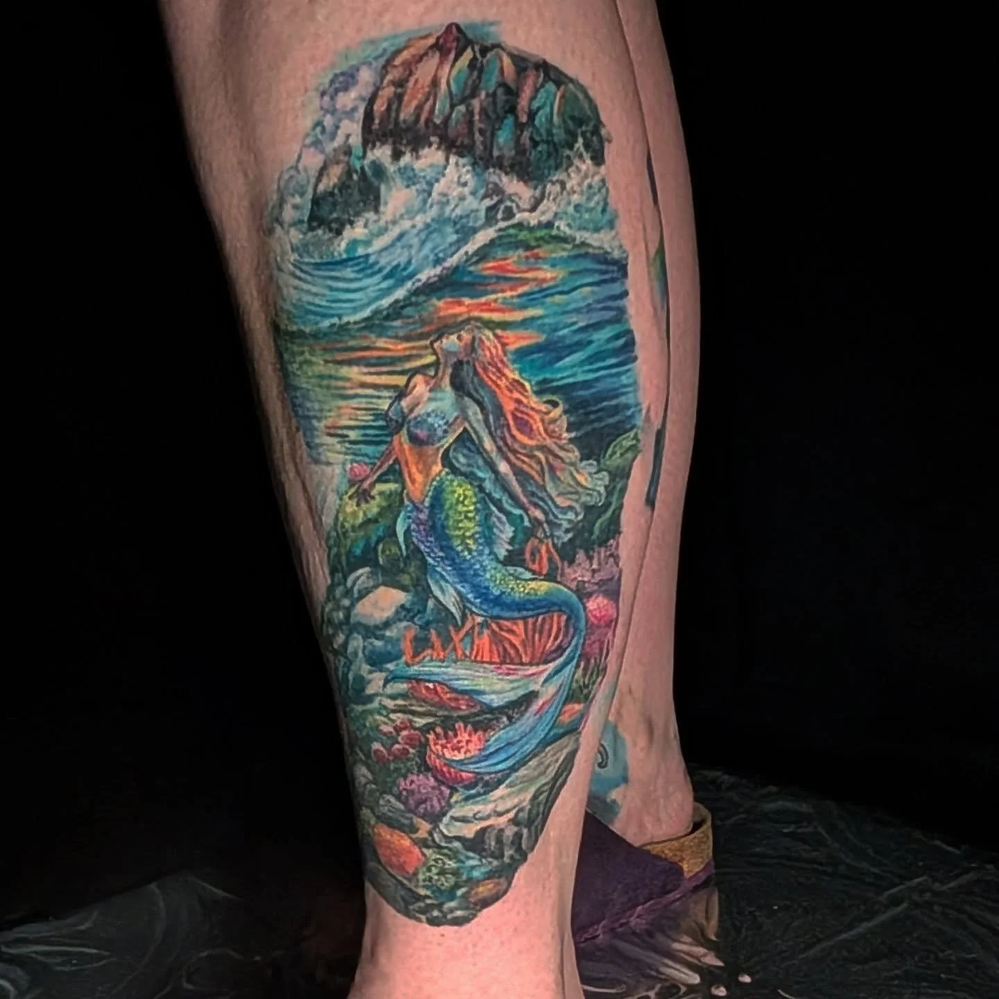 I was really stoked to get a healed photo of this mermaid tattoo I did on @jillybynature