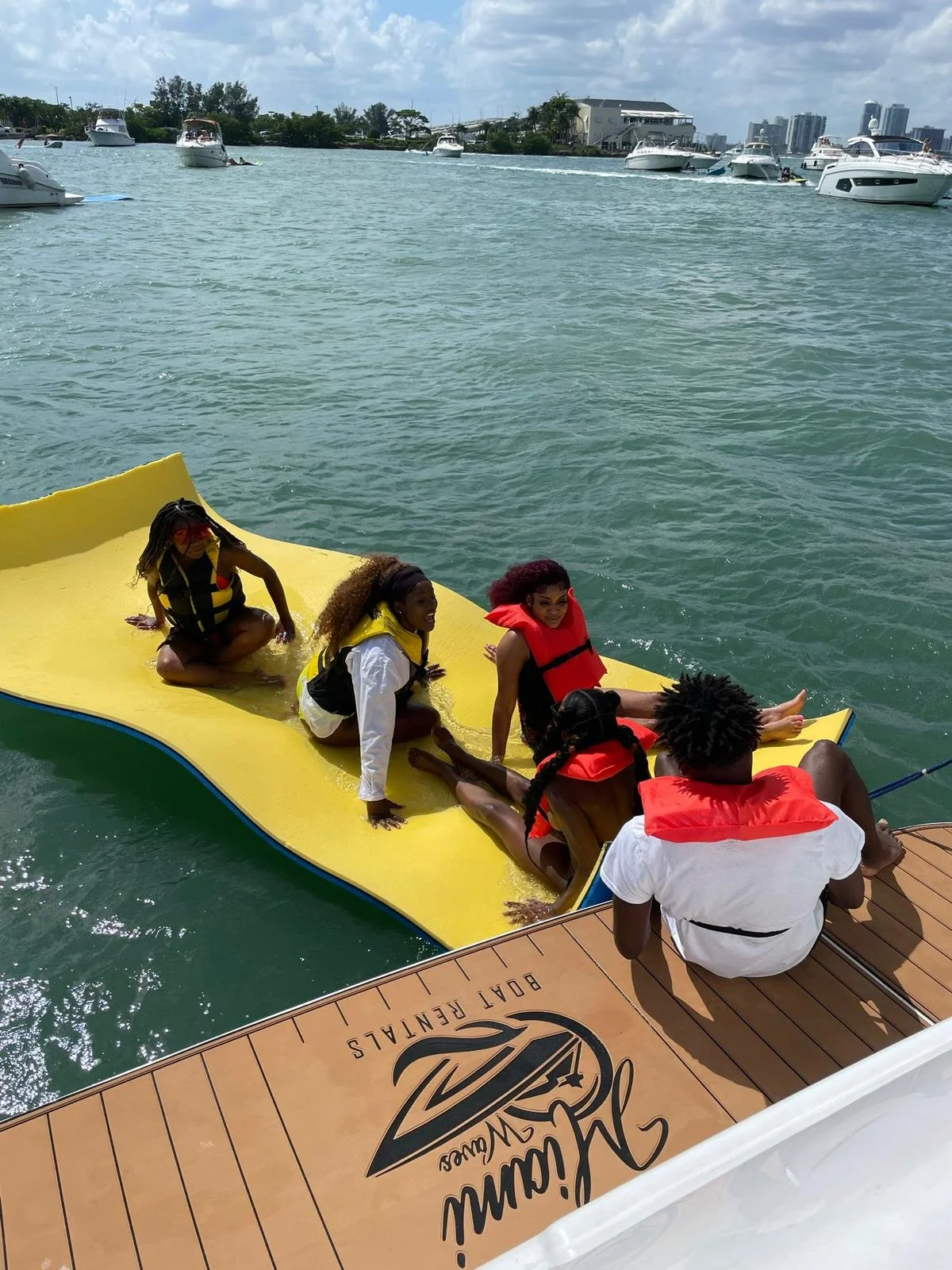 48' SILVERTON FLYBRIDGE 21.jpeg