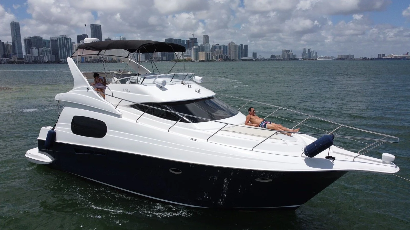 48' SILVERTON FLYBRIDGE 8.jpeg
