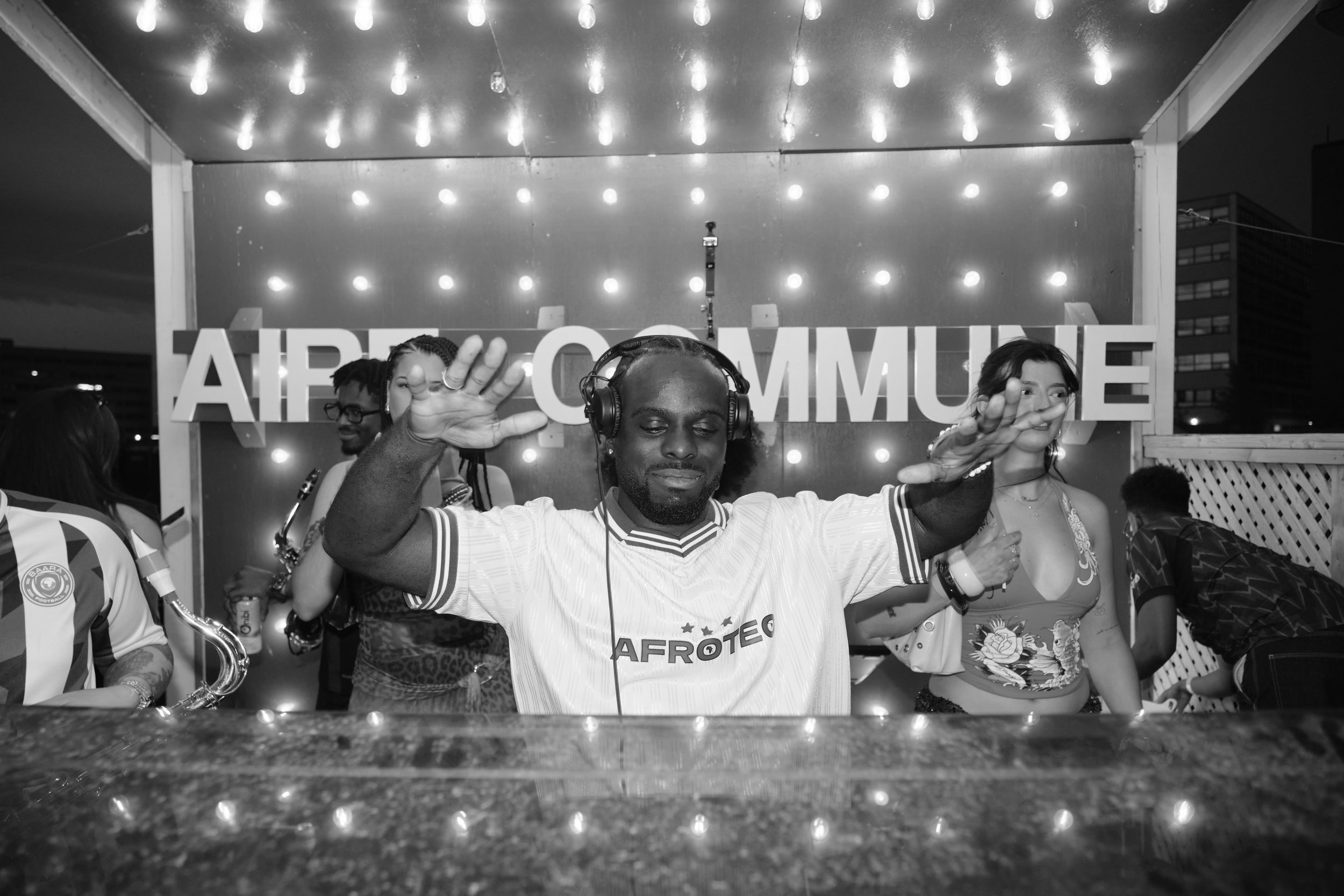 NMBNMB__DSF4297_Afroteo 1.jpg