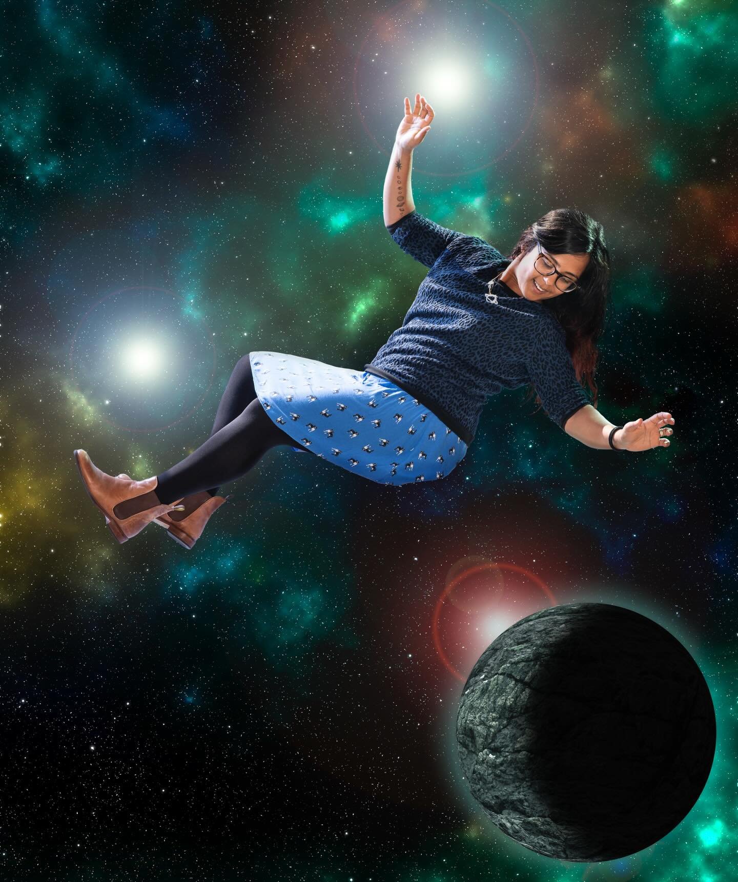 NEW PODCAST EPISODE &mdash; Starspotting with Dr Sheila Kanani 🌌🪐

To listen &mdash; click the link in our bio or find it wherever you get your podcasts 🎙️🎧

Welcome to The Big Smoke Variety Show! 

Tonight, we look up. But also down, and within!