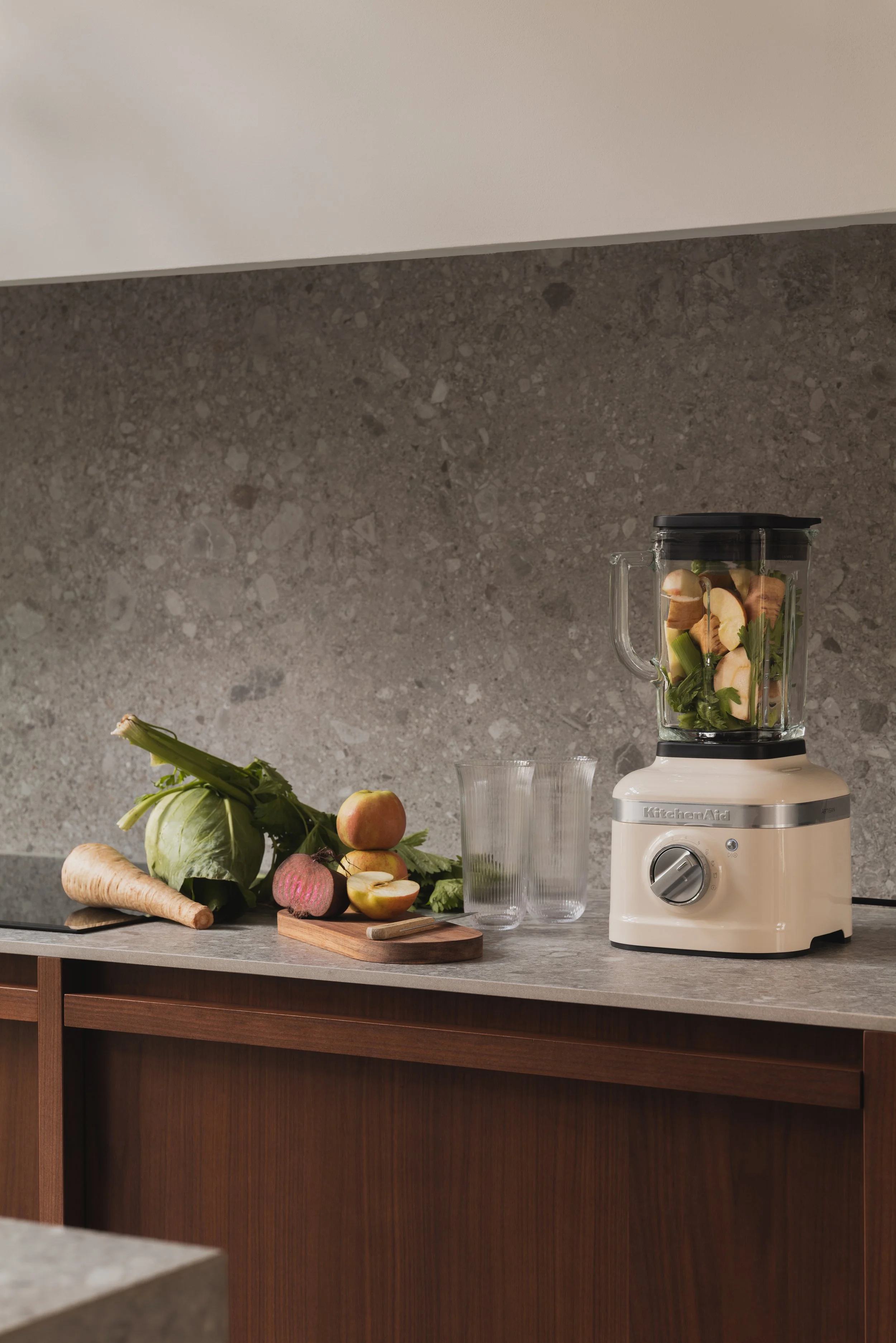 _living_anewbalance_homegadgets_silver_kitchenaid.jpg