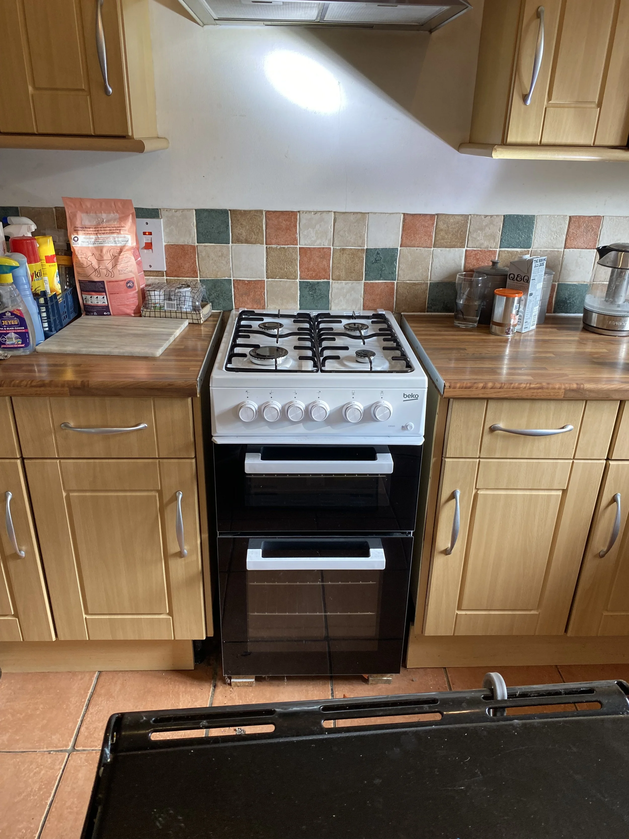 10 Polden View - Landlords cooker .jpg