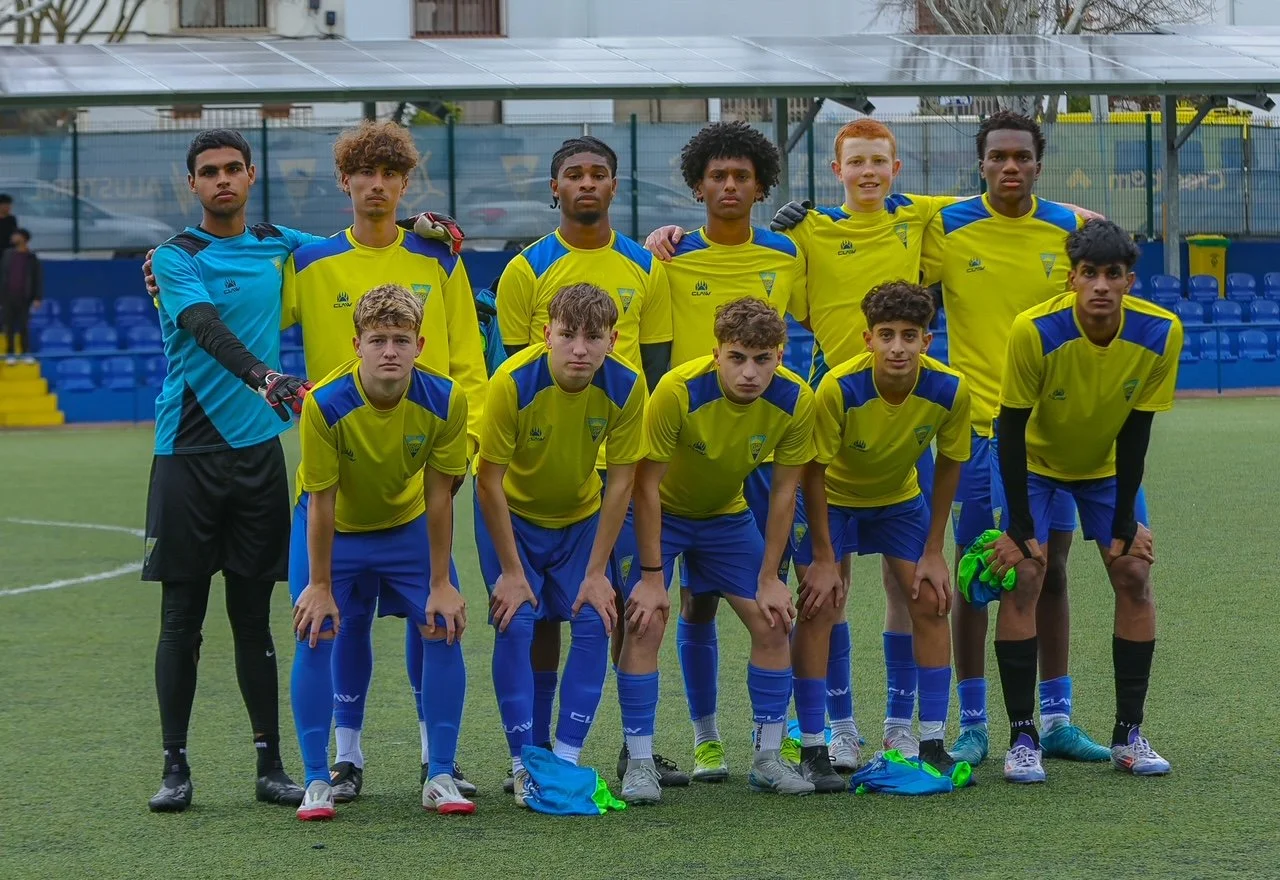 Team Photo.JPEG