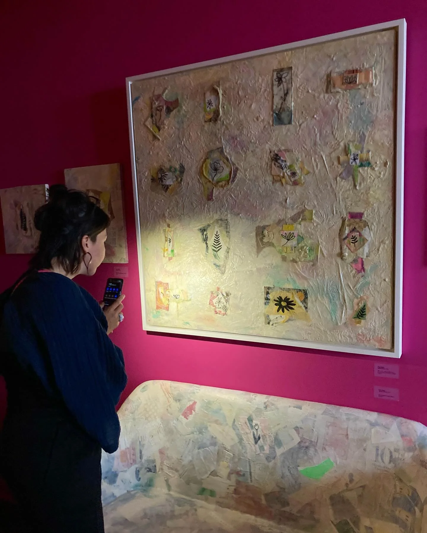 💡💡💡we love those lightbulb moments.

And literally shining light on artists &amp; their artworks.