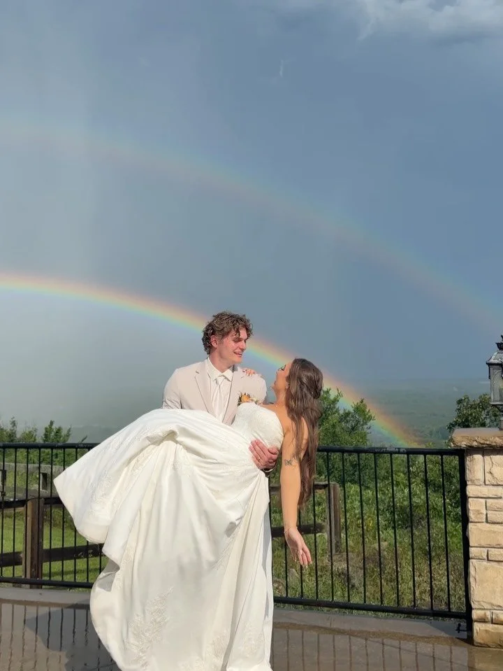 A magical May wedding day for Connor &amp; Haylee 🦢

Venue: @meadowonthemountain 
Photography: @lydiasearsphotography 
Catering: @bhivecatering 
Entertainment: @jpmobilemedia 
Dress: @lowsbridal 
Cake: @chloes.bakery.cafe 
Florals: @aperfectbloom