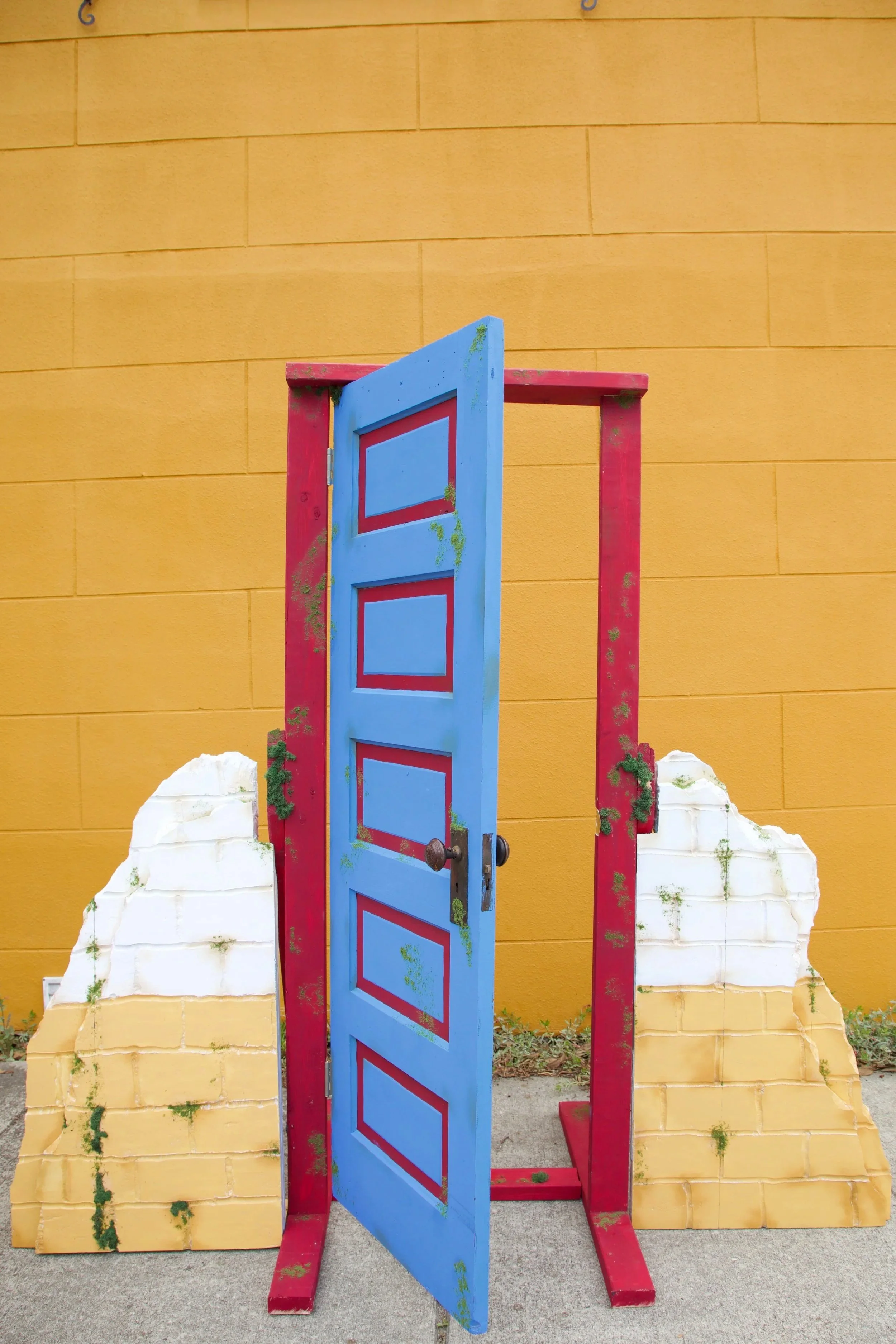 CicloCapitalDoor_Open.jpg