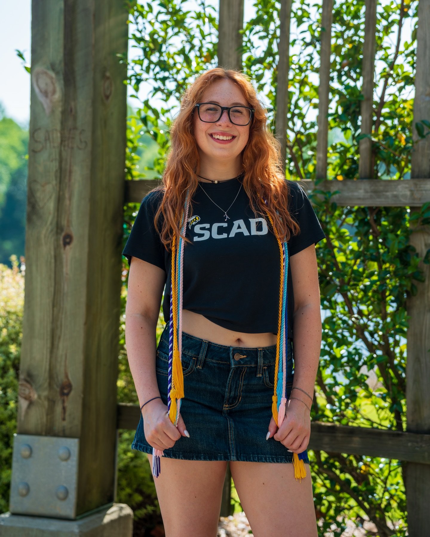 Class of 2025 🎓 Congratulations to @riley_bahnweg and her commitment to @scaddotedu Can&rsquo;t wait to see what you do!

#graduation #classof2025 #outdoorphotoshooting
