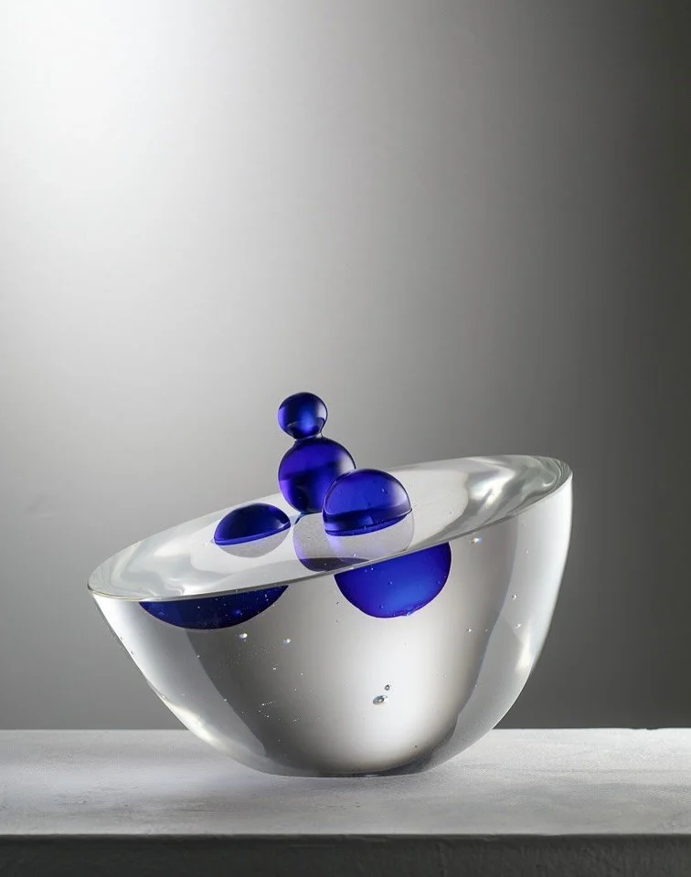 &bull; O X Y G E N E  R I S I N G &bull; 

Truly honored that I was invited by @berengostudio to design a special glass artwork as a gift for @jeanmicheljarre to celebrate his concert at Piazza San Marco in Venice last month.

Inspired by his iconic 