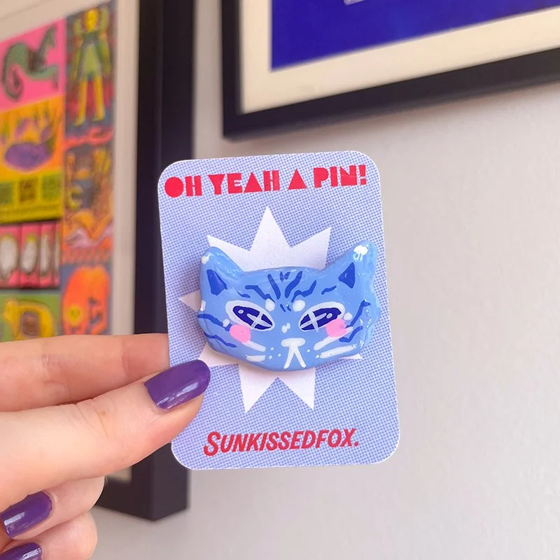 pinbadges_0007_catsblue4.jpg