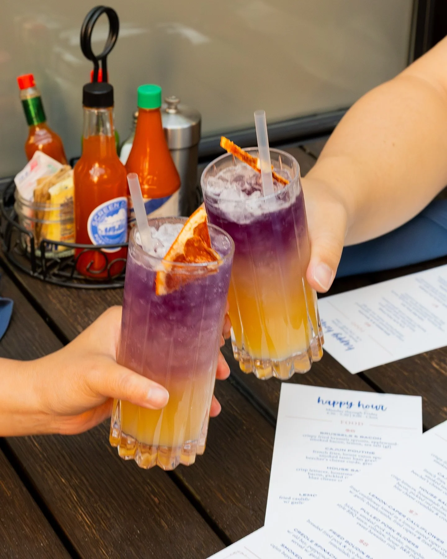Happy Hour deserves a little Southern comfort, settle in, we&rsquo;ll save you a seat! 🥂⁠
⁠
Happy Hour runs Monday through Friday from 4:30&ndash;5:30 PM and 8&ndash;9 PM at both locations.⁠
⁠
#screendoorpdx #pdxfood #portlandfood #travelportland #e