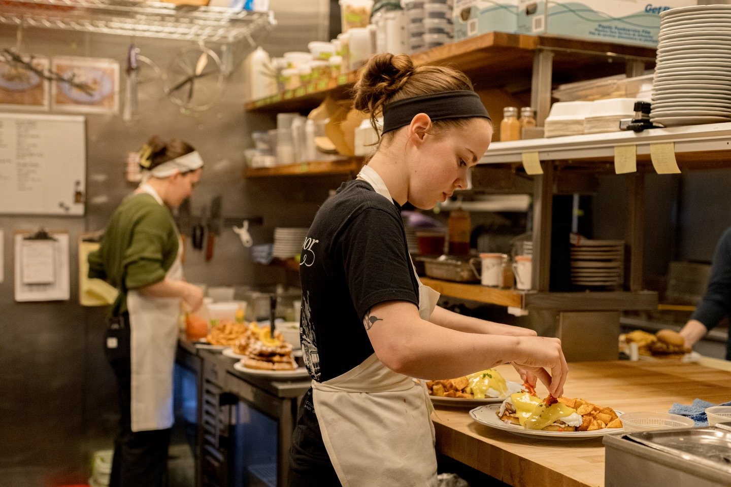A few final garnishes, a sprinkle here and there&hellip; and these plates are ready to be enjoyed!&nbsp;

#screendoorpdx #pdxfood #portlandfood #travelportland #exploreportland