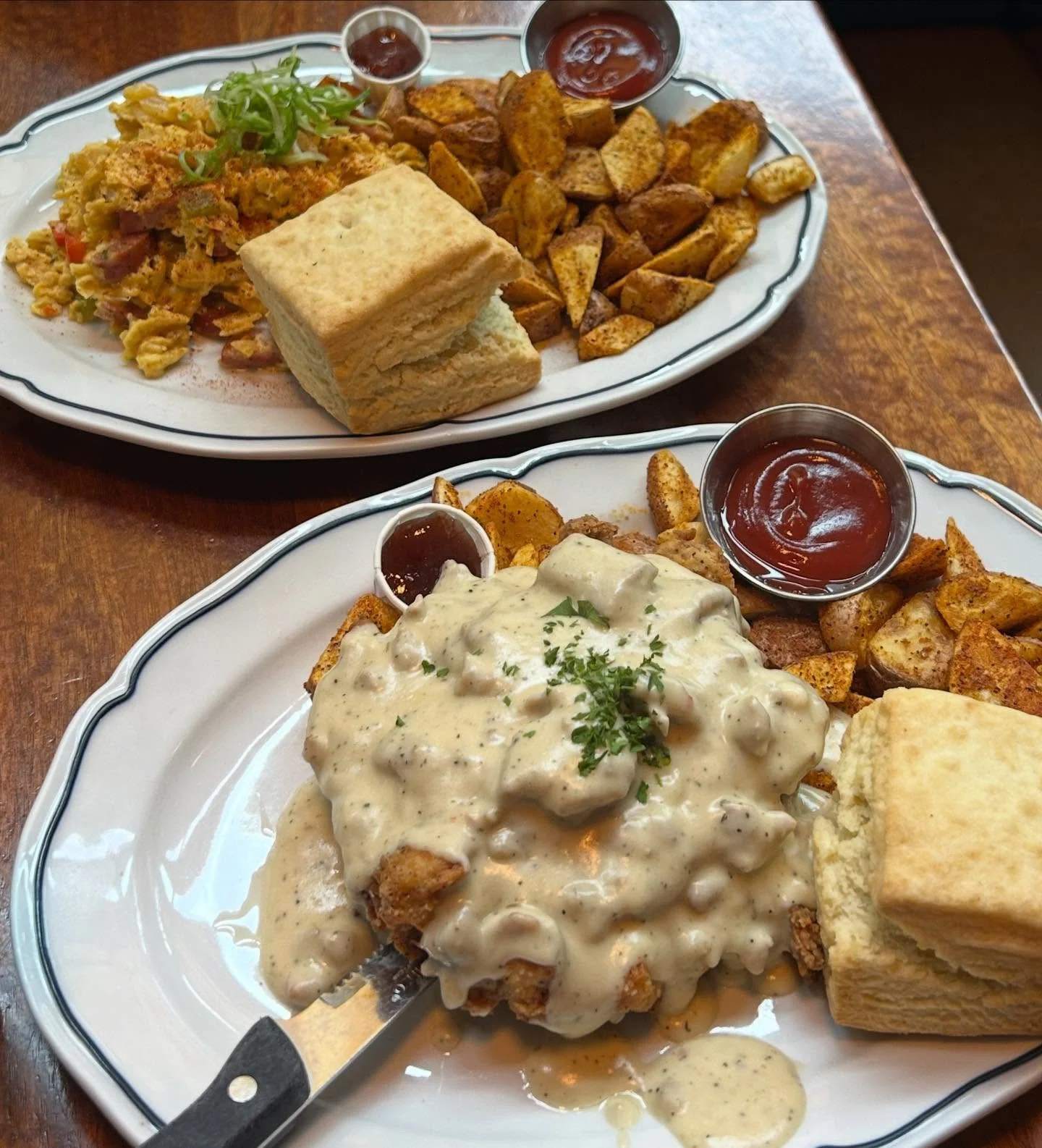 Proof your camera roll has good taste 📸⁠
Thanks for dining with us, we appreciate y&rsquo;all, always!⁠
⁠
PC: @miavivmops @everydaymonk @r.roseliving ⁠
⁠
#screendoorpdx #pdxfood #portlandfood #travelportland