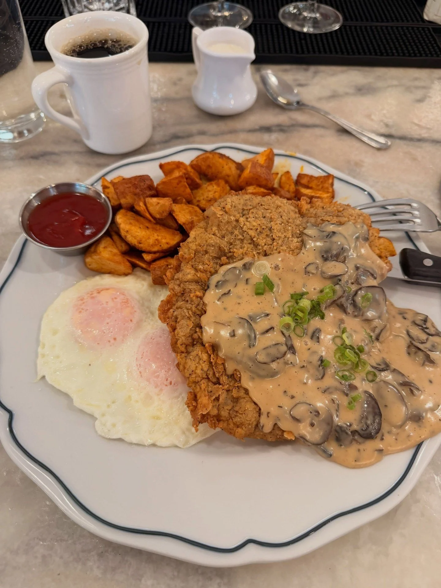 "A few times a year I get to eat at screendoorrestaurant and indulge in the best chicken fried steak west of the Rockies. Today was one of those days." - @jason.price.seattle