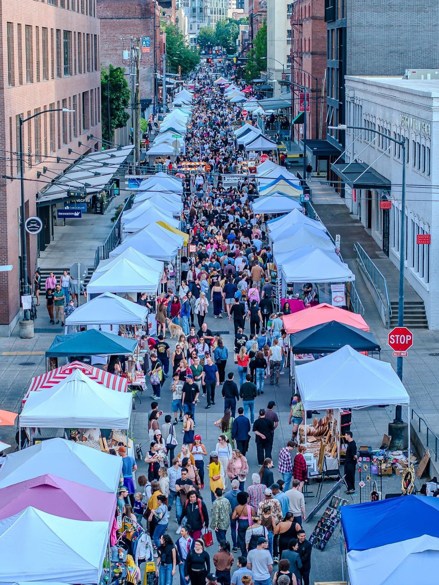 We love seeing the Pearl come alive for @firstthursdayportland. 🥂 Tomorrow is the last one of the year, with plenty happening around the neighborhood.⁠
⁠
Start the evening with us for Happy Hour bites and drinks before heading out to enjoy the festi