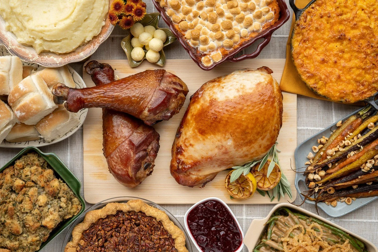 Thanksgiving pre-orders are NOW OPEN! 🦃 ⁠
Our Thanksgiving Heat &amp; Serve Boxes are back, packed with roasted turkey, mashed potatoes, stuffing, cranberry chutney, maple-glazed carrots, and all the fixings.⁠
⁠
And don't forget dessert! Chef Erin's