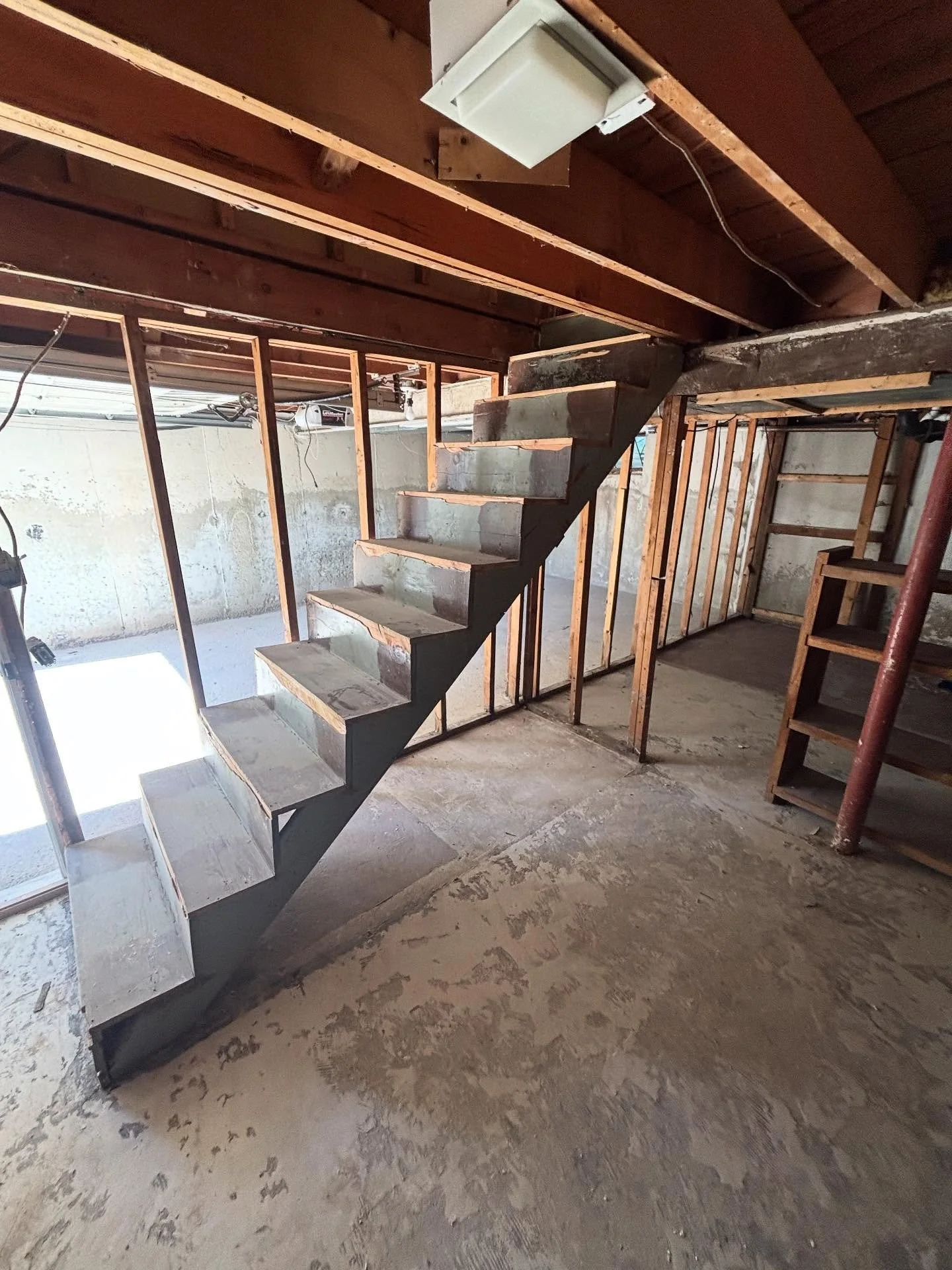 Basement/Garage gut complete✅

This homeowner wanted a blank slate so that&rsquo;s exactly what we gave them!

Here&rsquo;s what we did⬇️

⚒️Stripped all walls and completely demoed the non-load bearing walls in the basement section
🧱Tore out both t