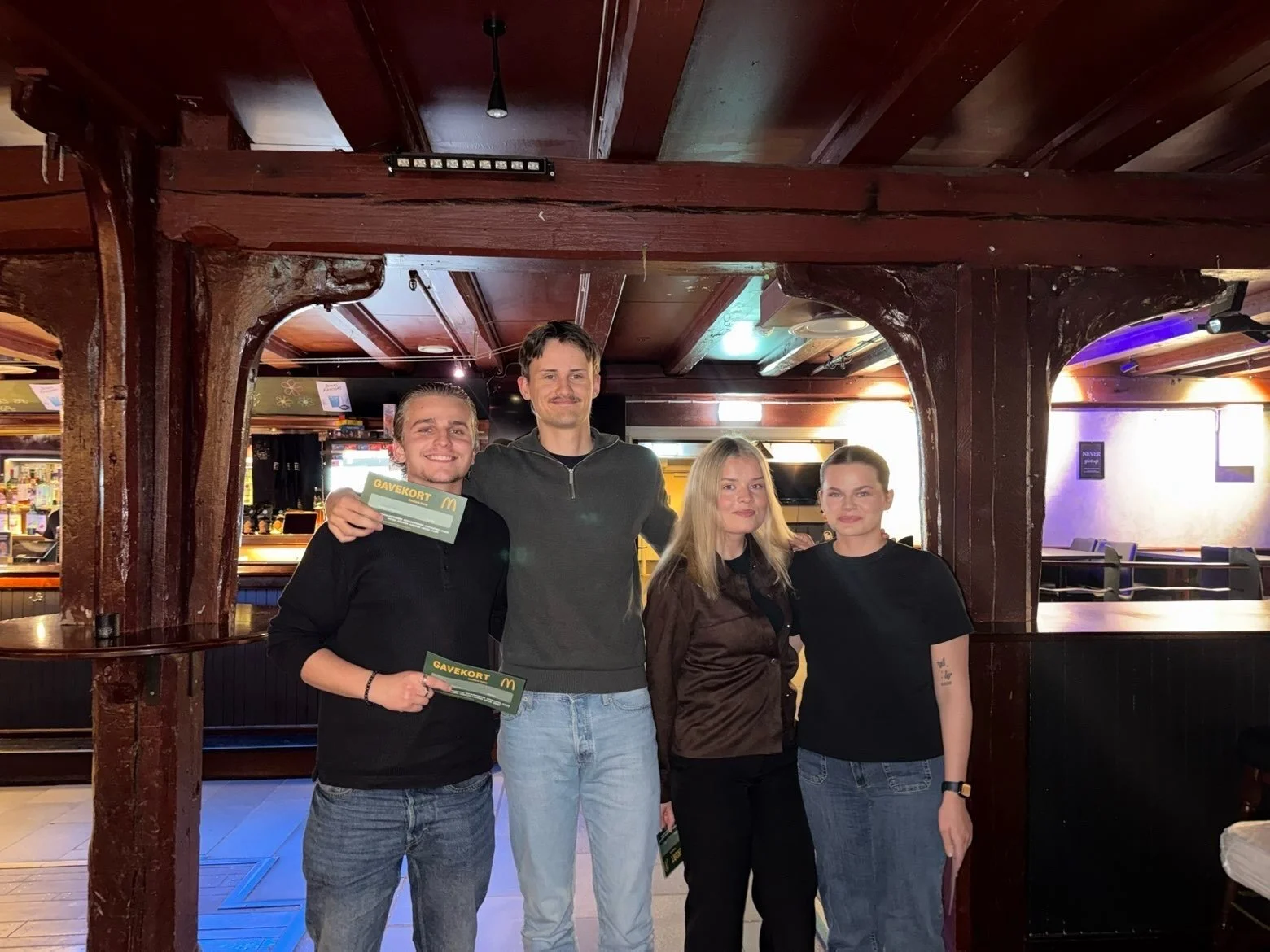 1 plassen p&aring; fredagens quiz🥳

2 plassen p&aring; fredagens quiz🥳

3 plassen p&aring; fredagens quiz🥳