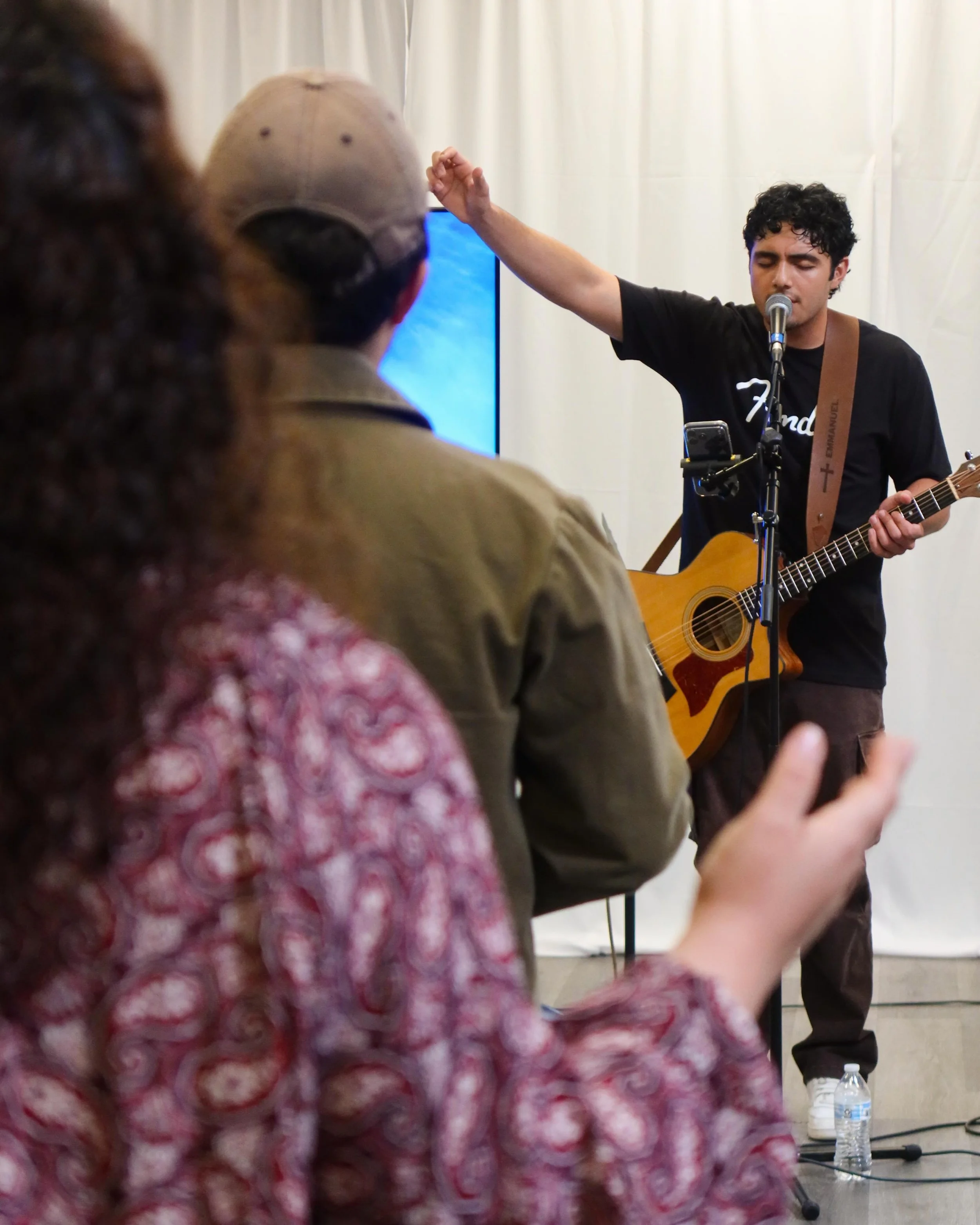 &ldquo;May we never lose the wonder of Your Presence&rdquo; 🤍🤍

A few weeks ago we learned about being Rooted in Gods Presence. All of our lives as believers depend on it. Whether we are engaging Gods word, praying, or worshipping God together as a