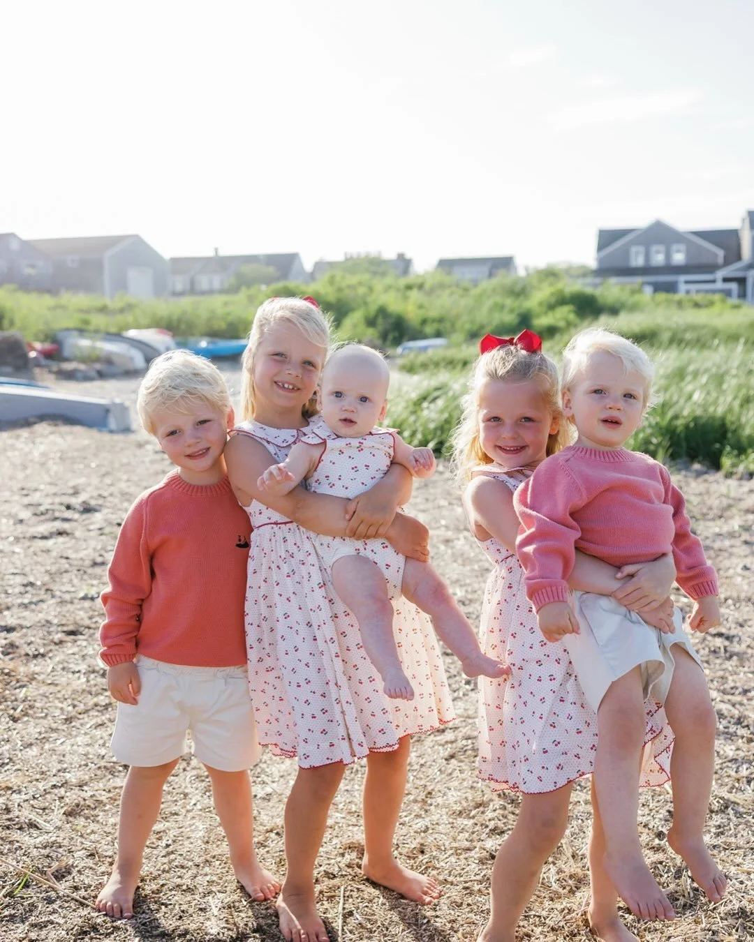 the grid didn&rsquo;t see enough family session love this year!! had to start off with the fun chaos that is photographing a family of five little ones 😆😍 doesn&rsquo;t get much cuter than these guys!