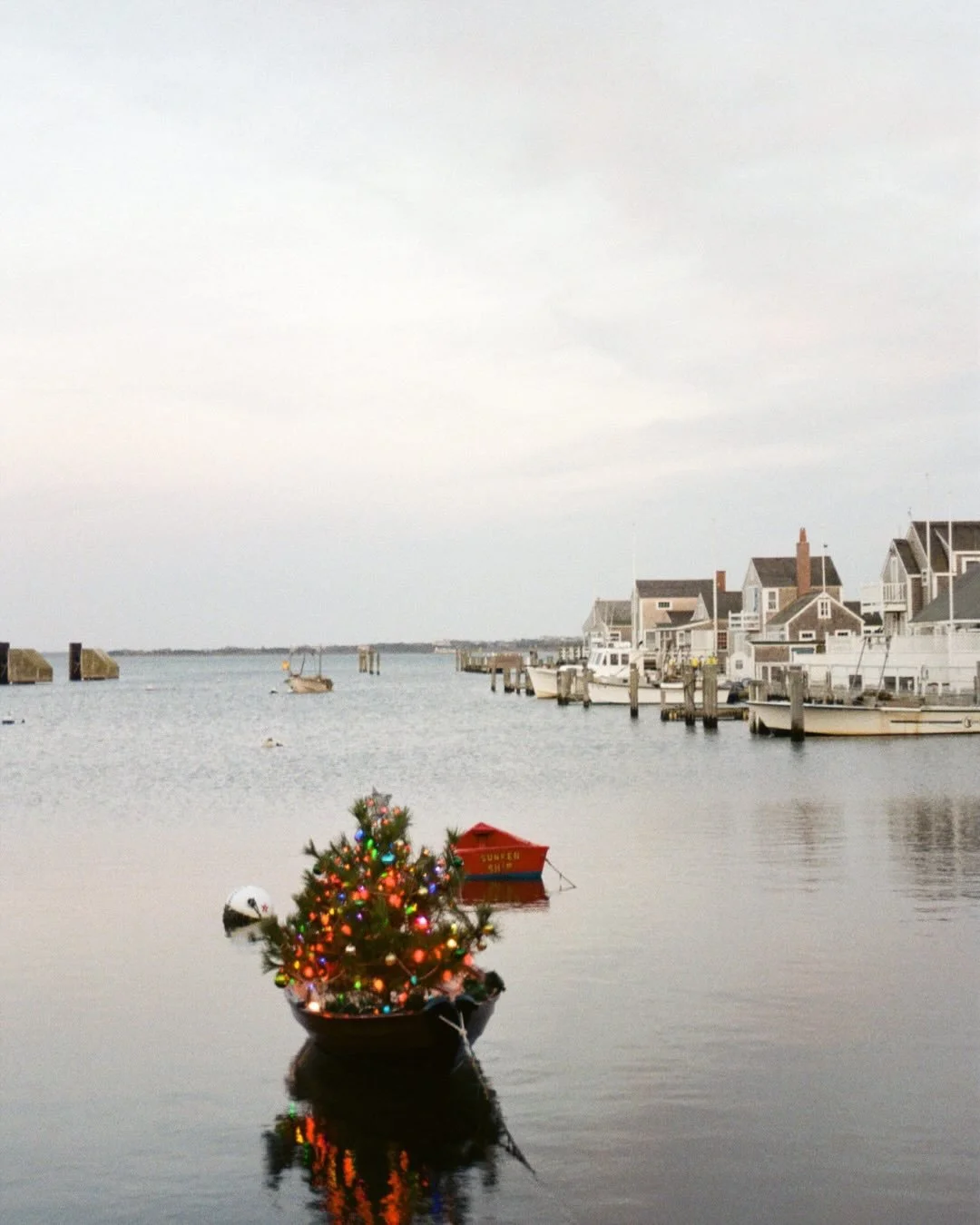 rabbit rabbit! 🎅🏼
some scenes from last stroll on film 🎞️
getting so excited for this weekend!