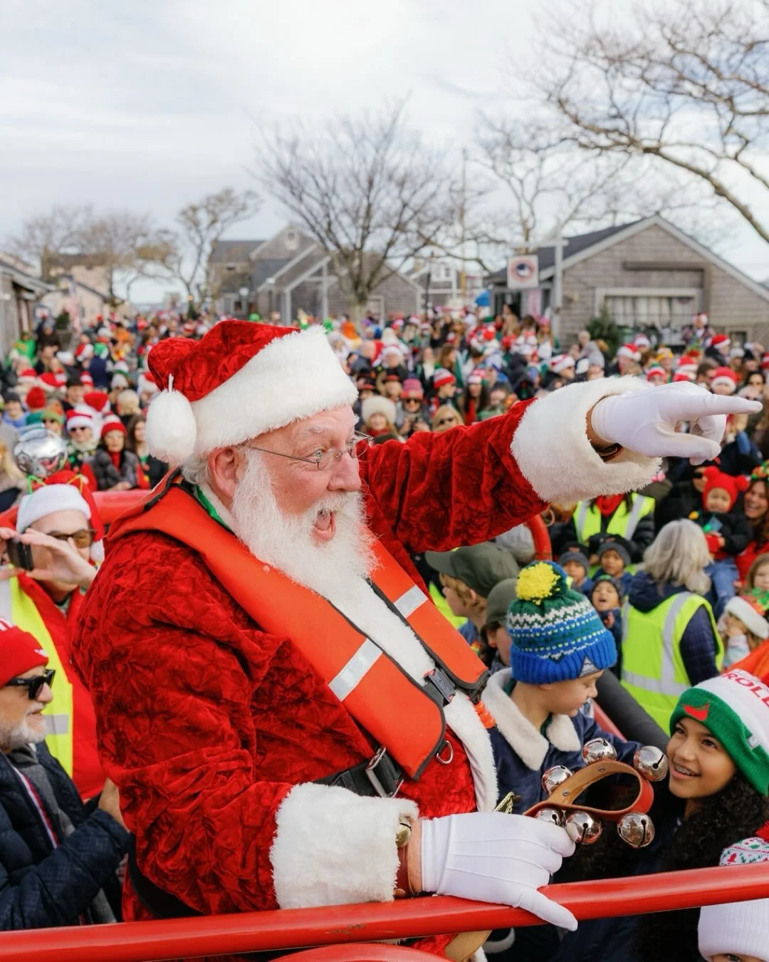 holiday spirit looks real good on this island! 🎄

🎅🏼 Stroll 51 captured for @ackchamber 🌟