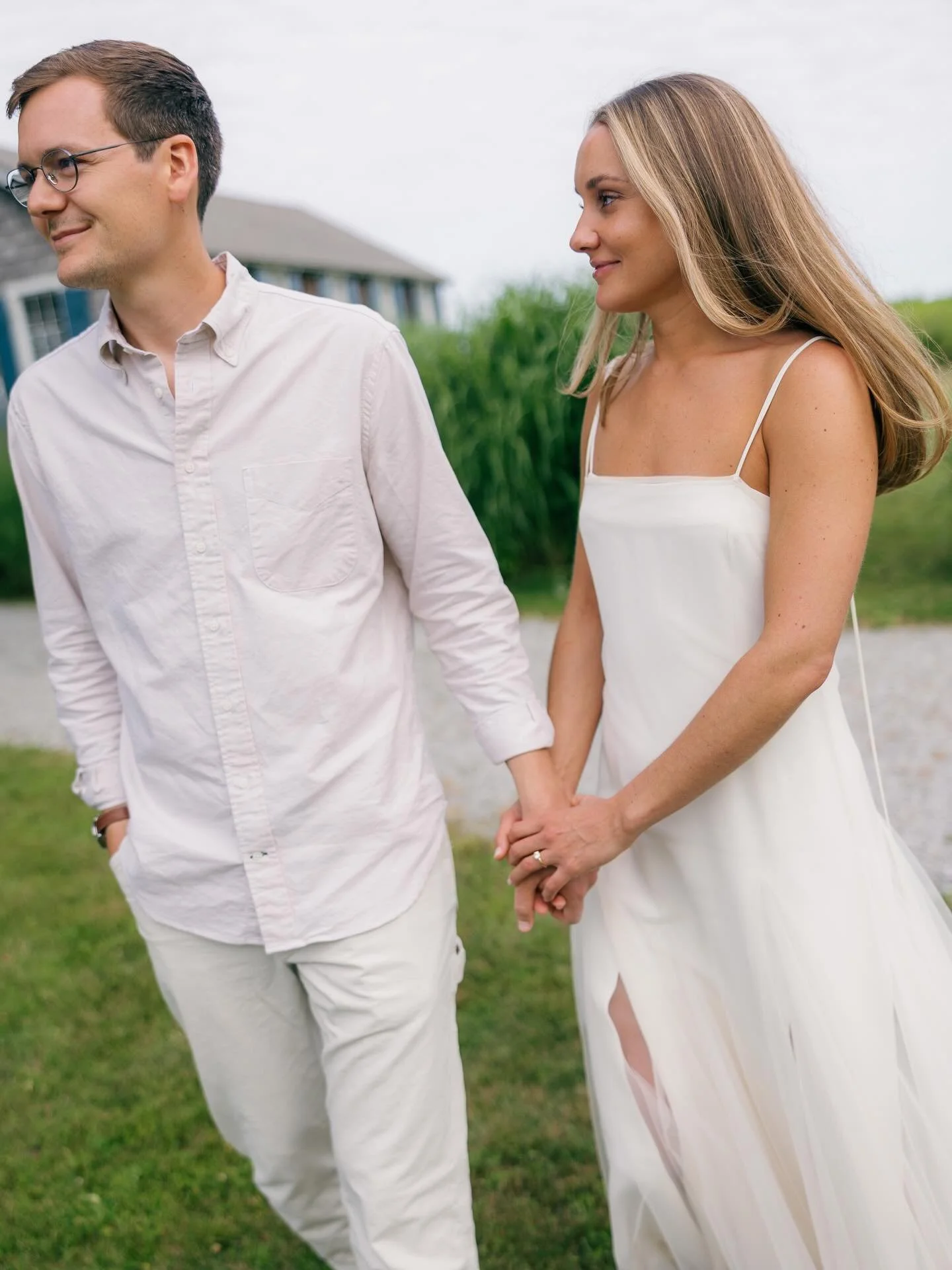 blue hydrangeas, June greens and all cream outfits are just a *chef&rsquo;s kiss* color palette imo 😙
