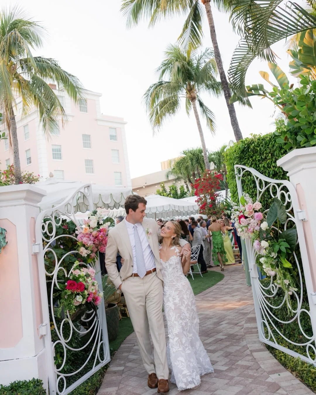 such an iconic Palm Beach celebration this weekend for Harper and Luke 🦩💃🏼🍍

🦩 real flamingos at cocktail hour
💃🏼 top 3 best dressed guests I&rsquo;ve seen..so many great dresses!!!
🍍 jadeite details on the bar
🤍 Harper was wearing a treasur