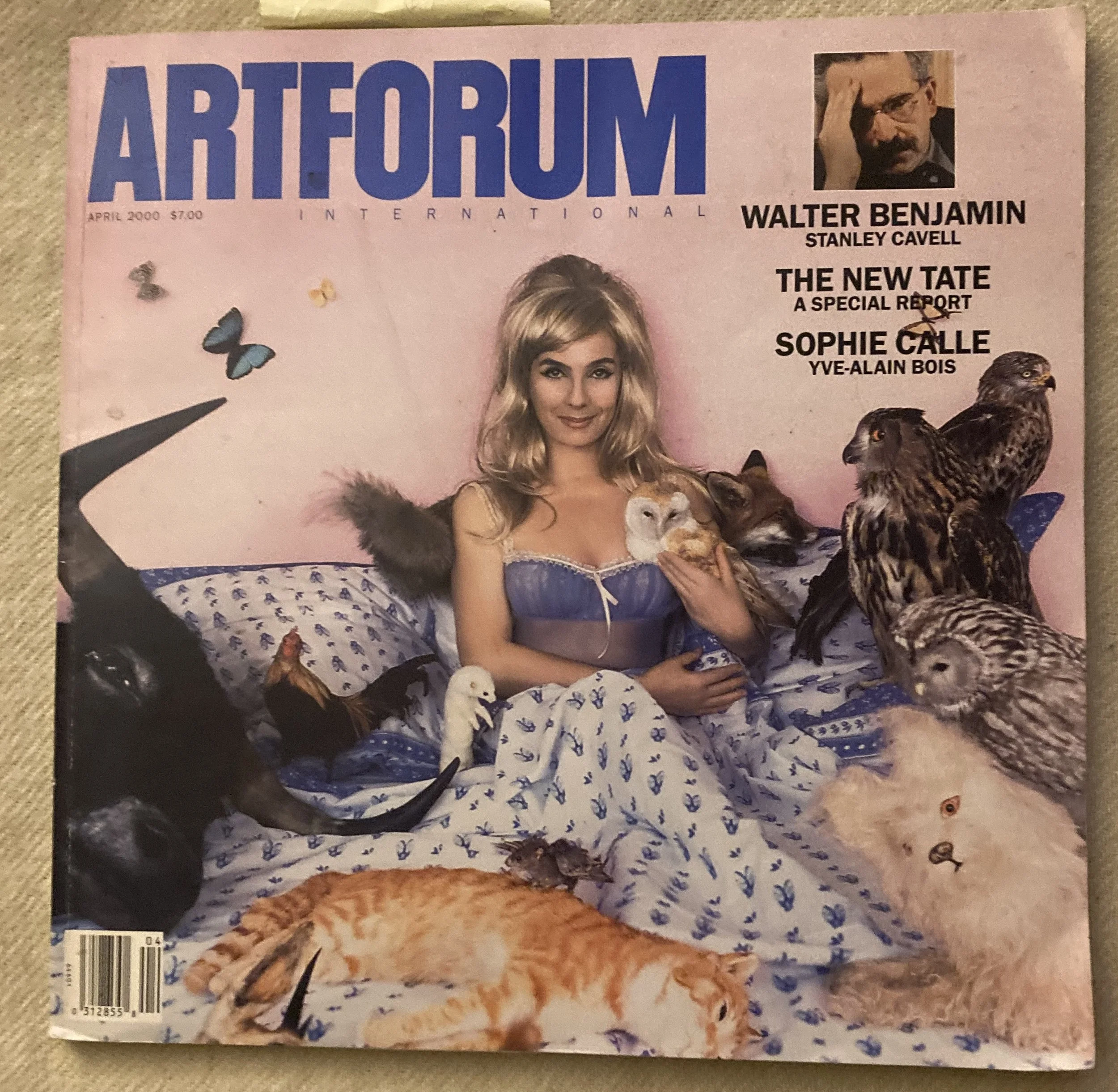 ART FORUM april 2000