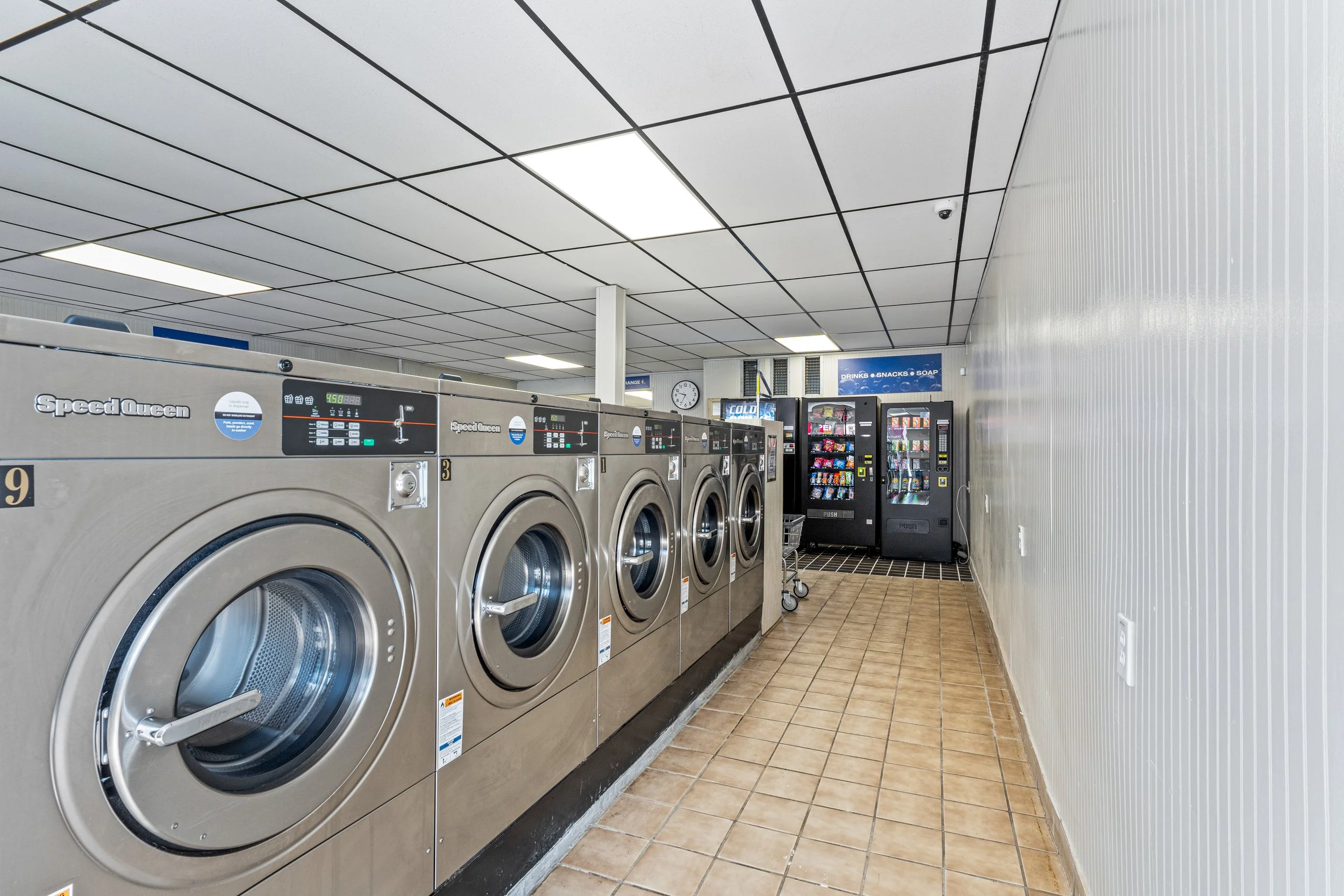 51-1132 N Main Street Inside 12.JPG