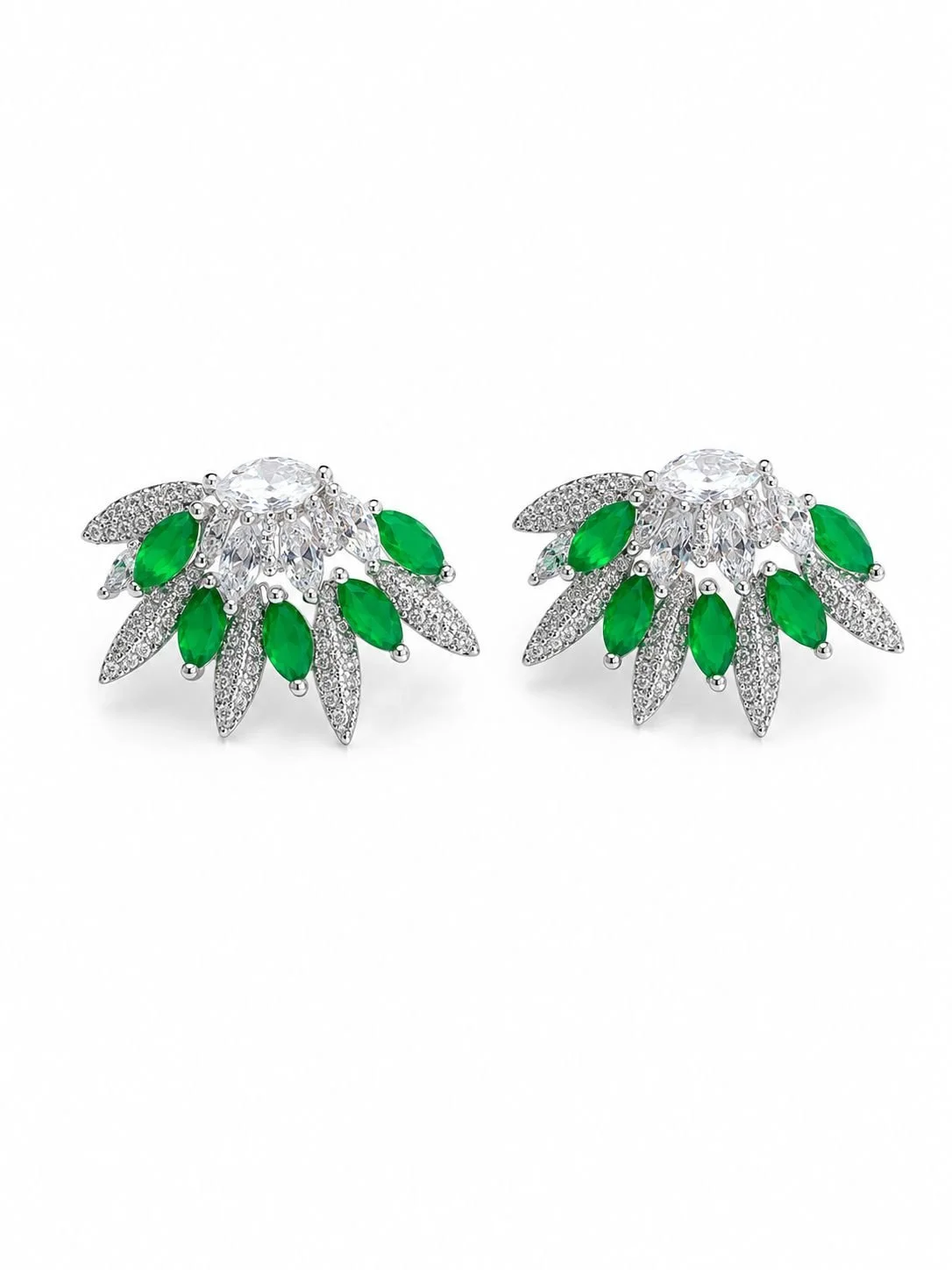 Brinco earcuff navete microcravejada e esmeralda em prata925