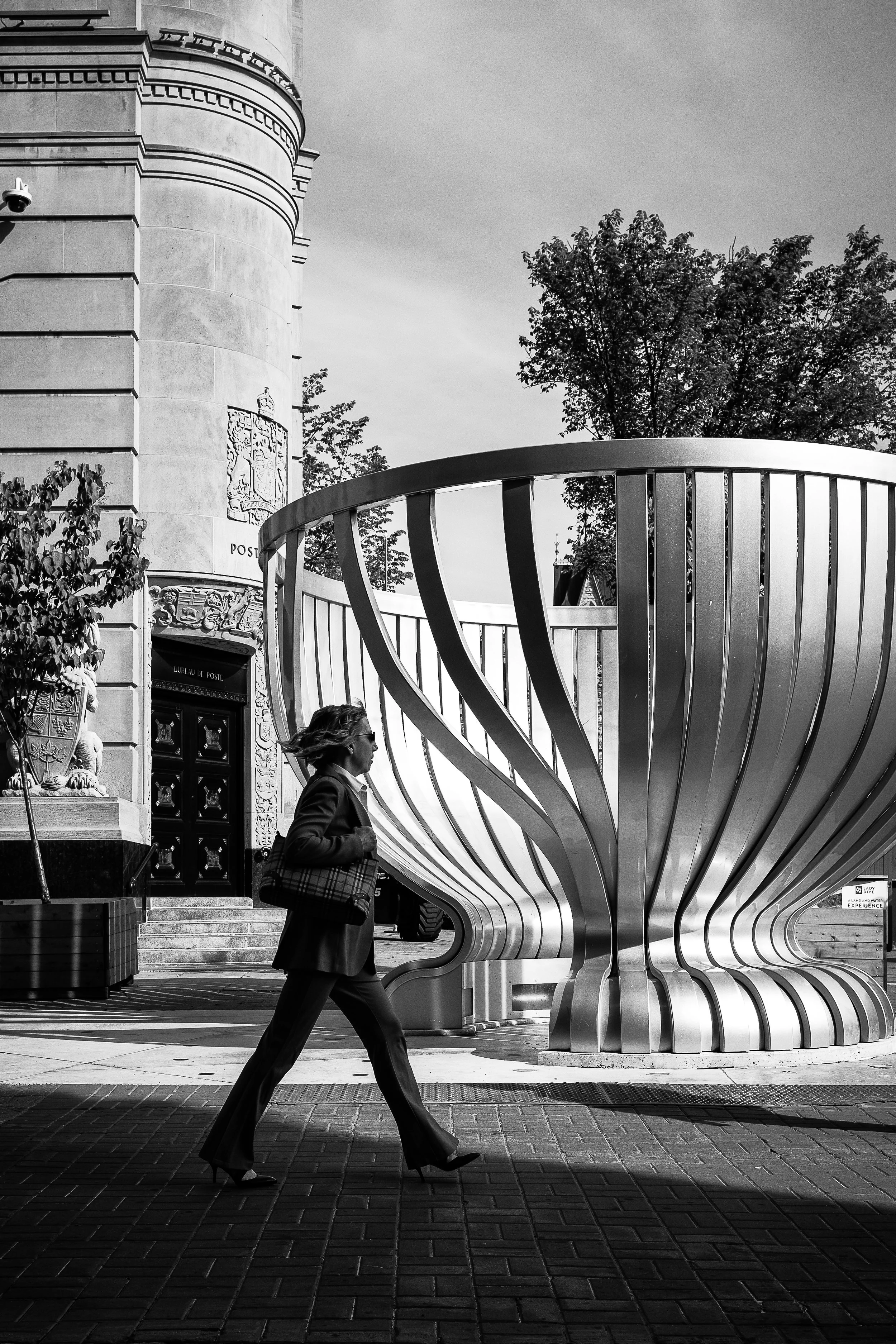 Madame walk art 01-0789.jpg