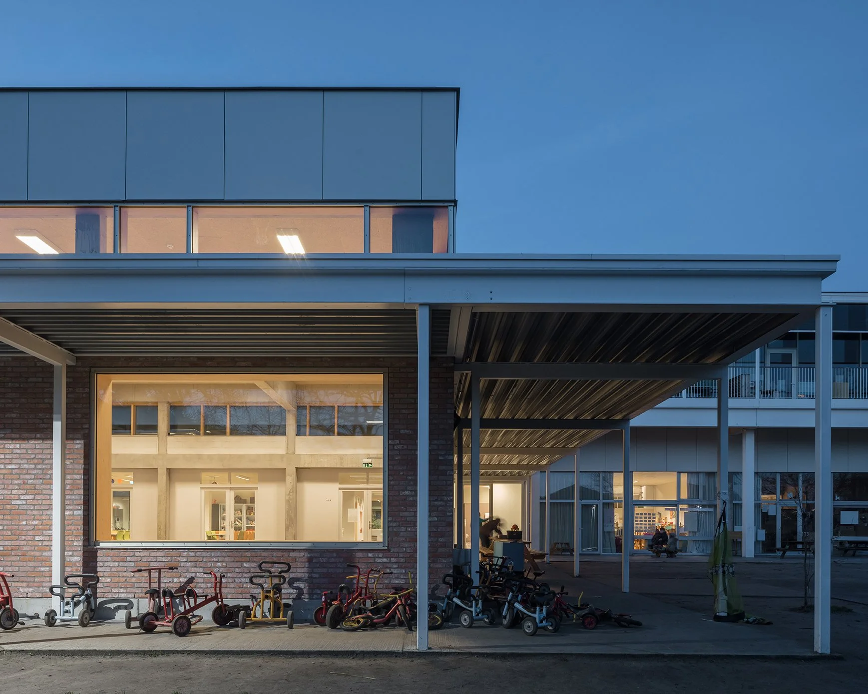 Tovertuin Wonderstad  avond stijn bollaert2 lowres.jpg