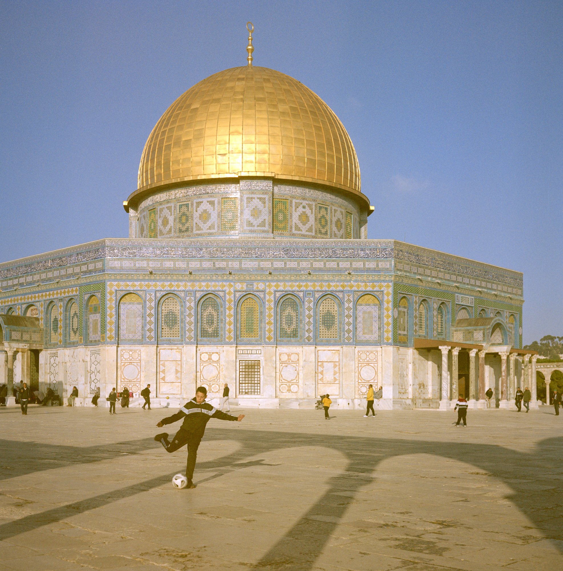 Color 120 film photograph, Archival Pigment print, 2023