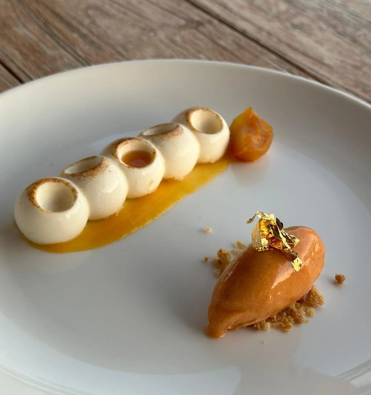 Panna cotta, cinamom, orange, albaricoque in three textures