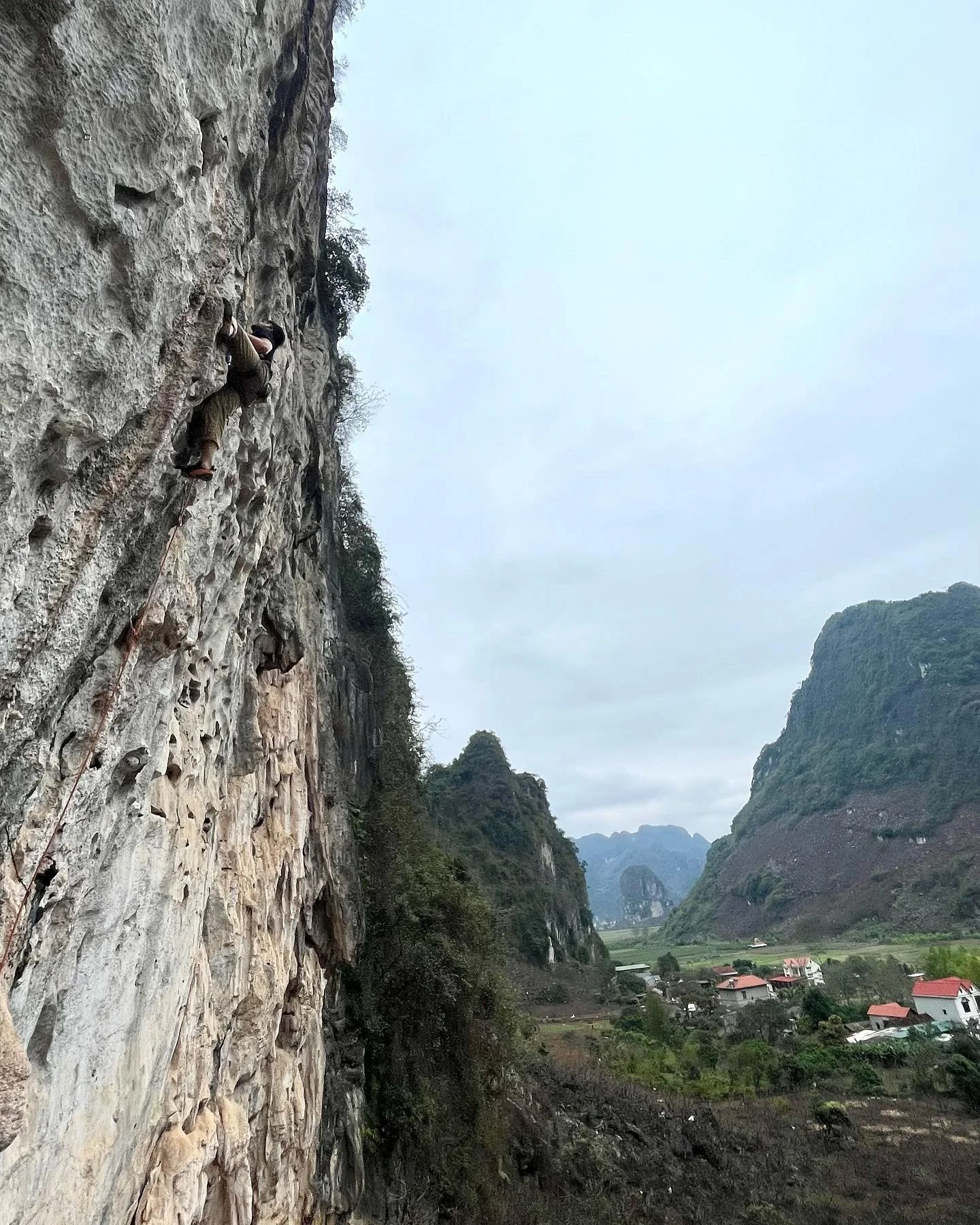 Climbing in Y&ecirc;n Thịnh, Vietnam 🇻🇳