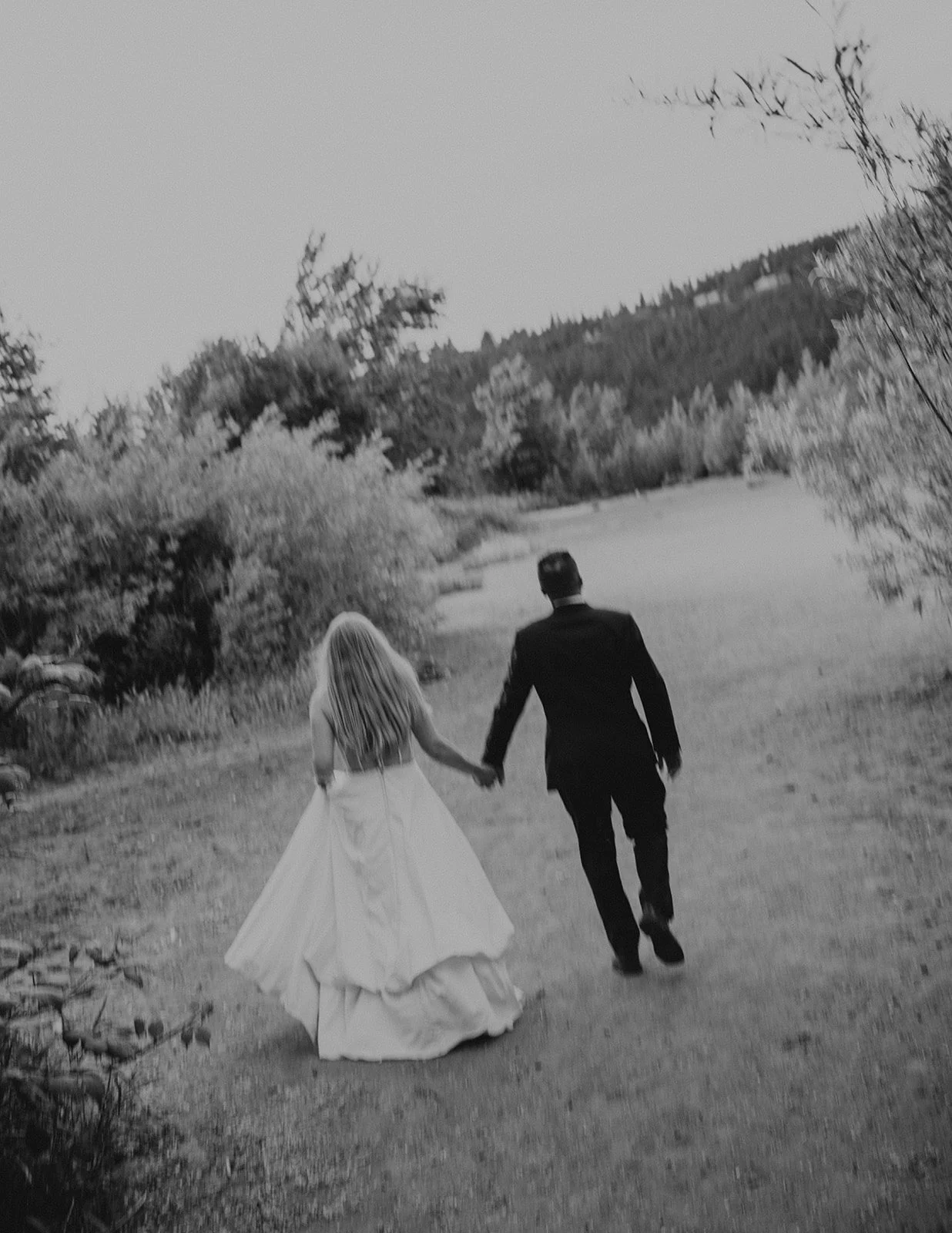 Rachael&Eric_HoodRiverLoveStory_JenJonesWeddings2026-63.jpg